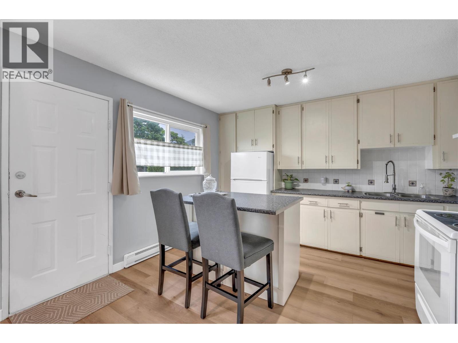 172 MCGOWAN Road - 5