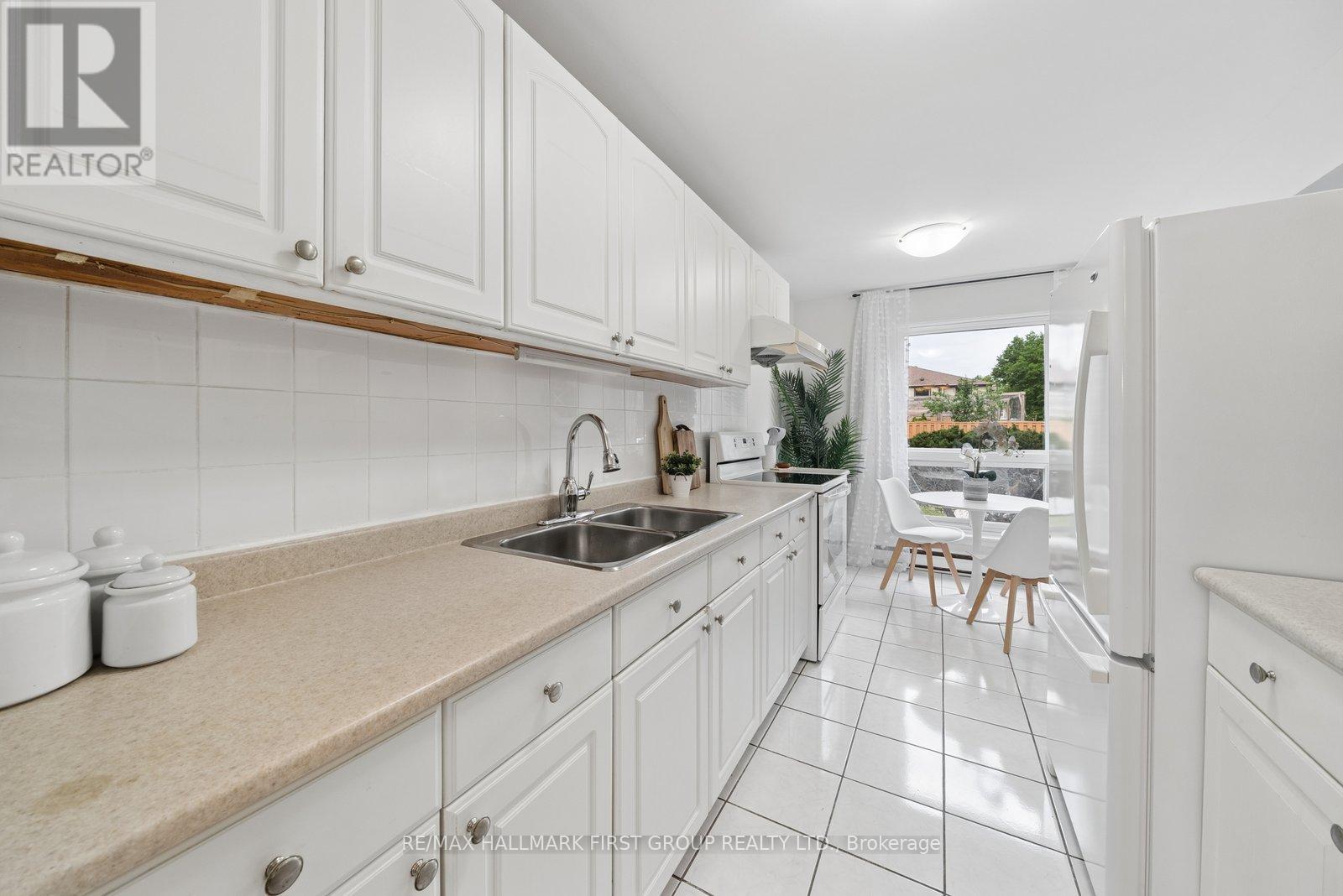 #190 70 CASS AVENUE - Image 10