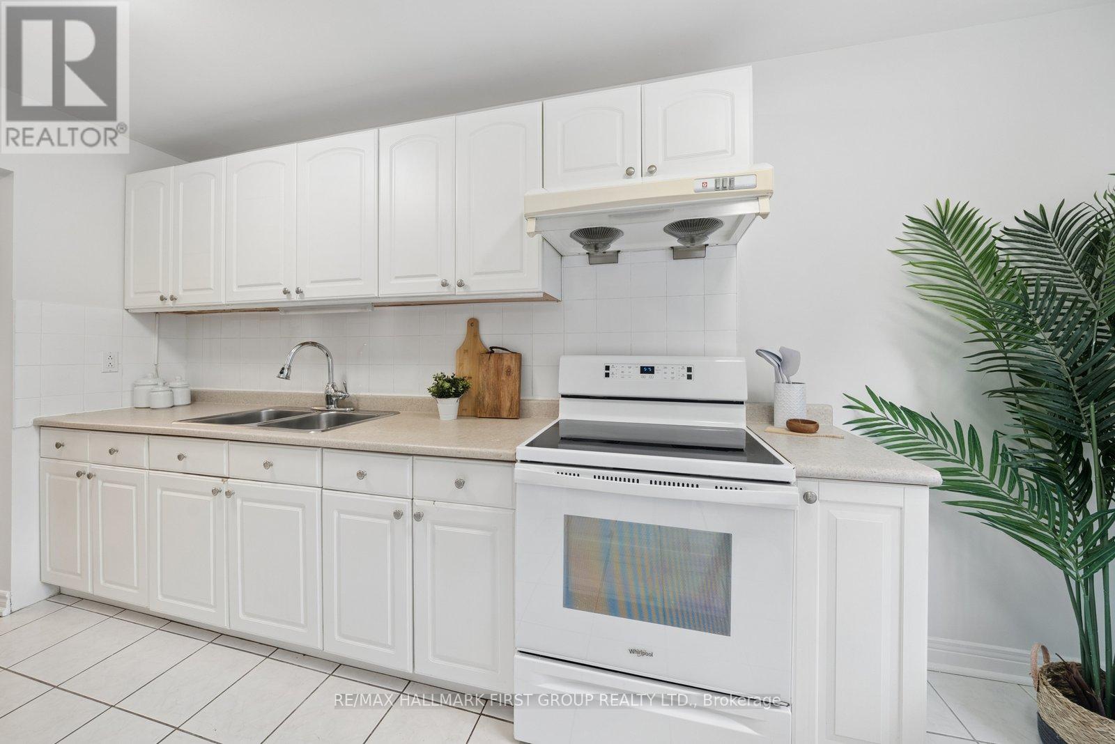 #190 70 CASS AVENUE - Image 12