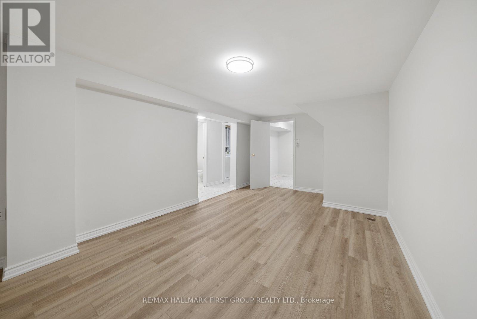 #190 70 CASS AVENUE - Image 25