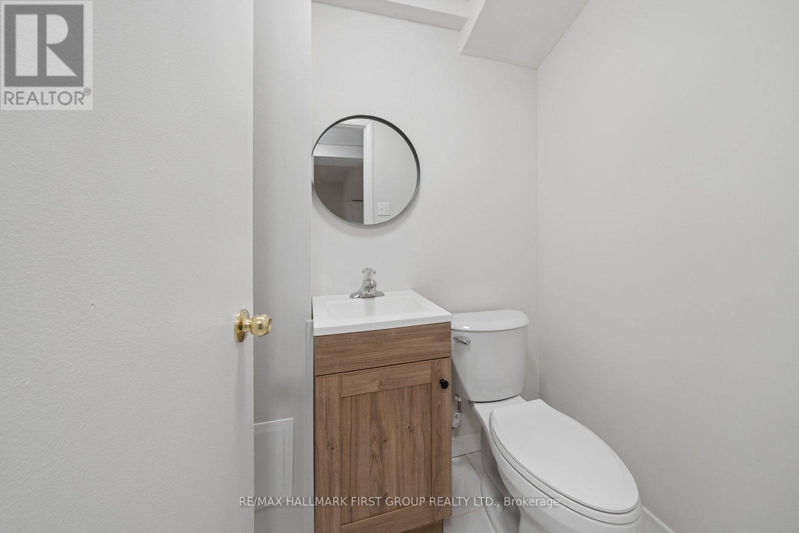 #190 70 CASS AVENUE - Image 27