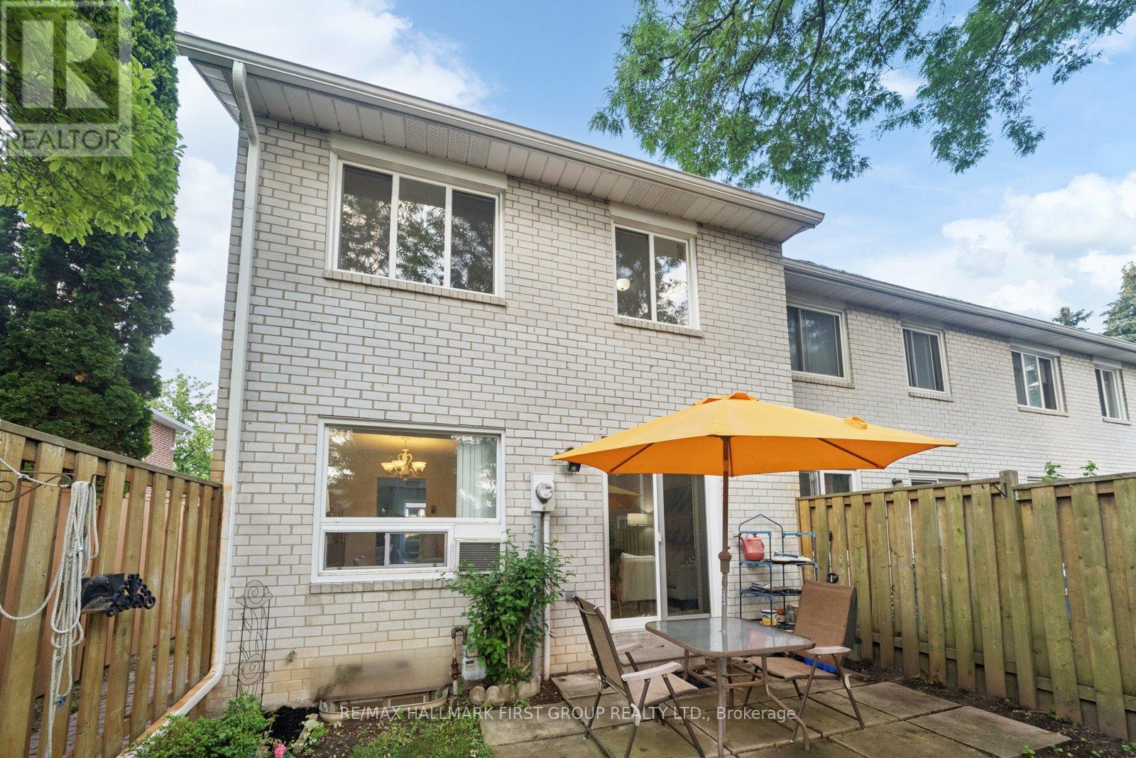 #190 70 CASS AVENUE - Image 31