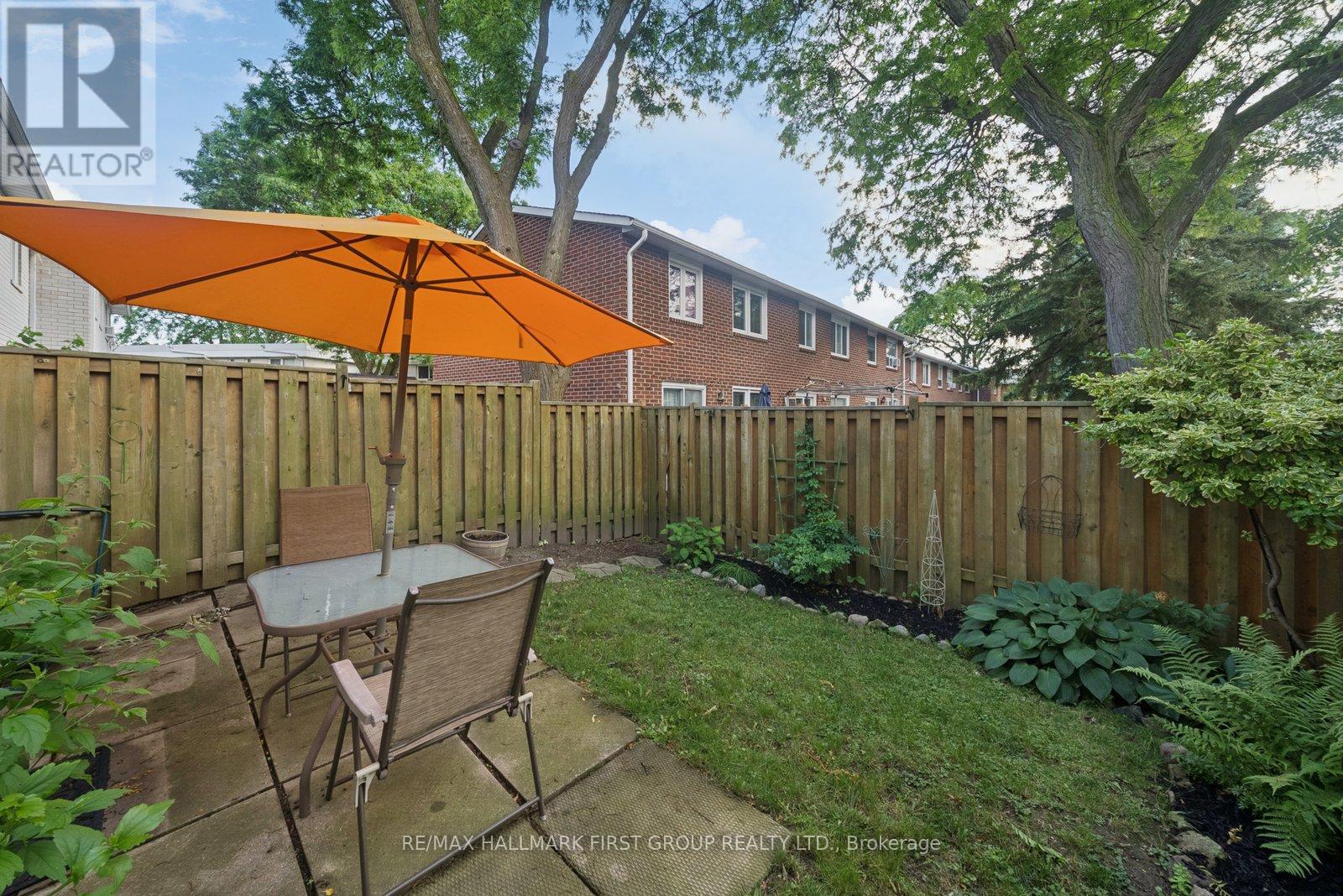 #190 70 CASS AVENUE - 32