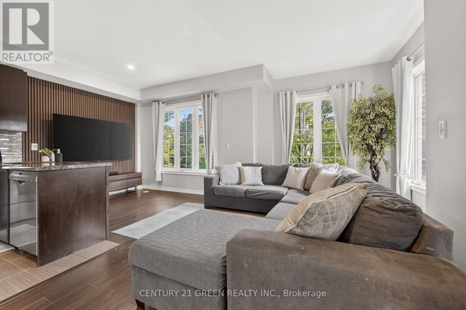 #111 1250 ST. MARTINS DRIVE - 17
