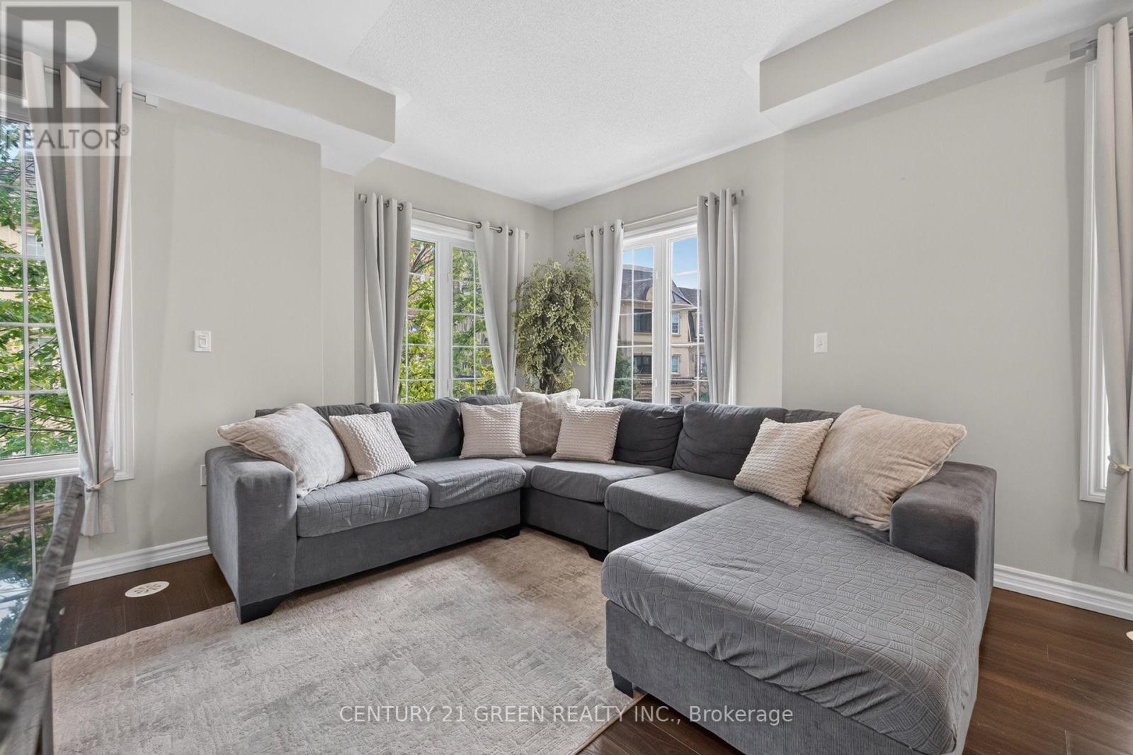 #111 1250 ST. MARTINS DRIVE - Image 18