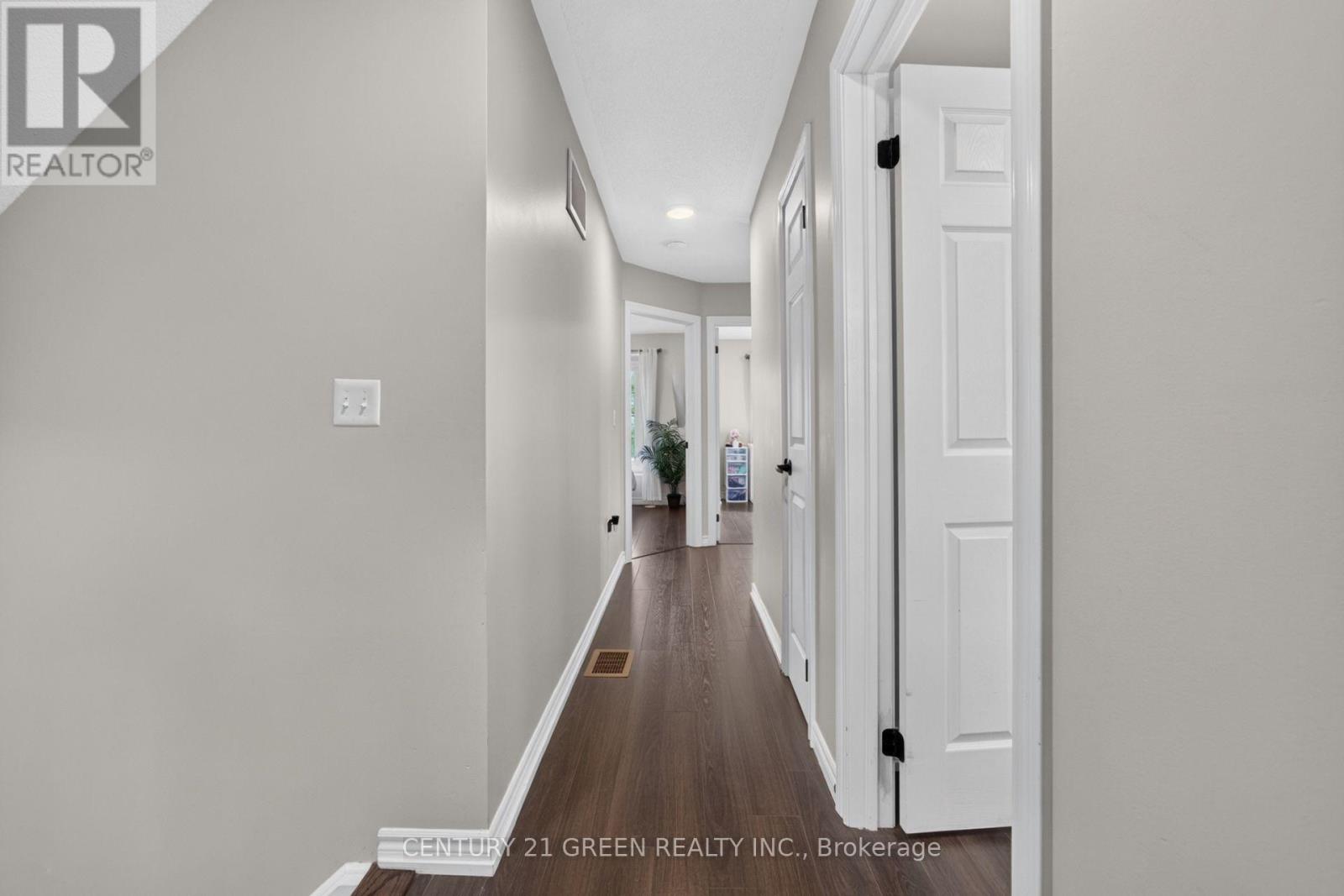 #111 1250 ST. MARTINS DRIVE - Image 31