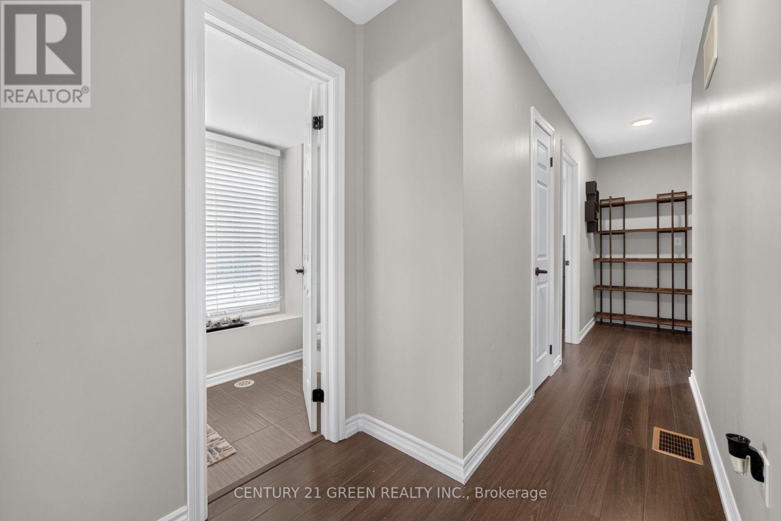 #111 1250 ST. MARTINS DRIVE - Image 32