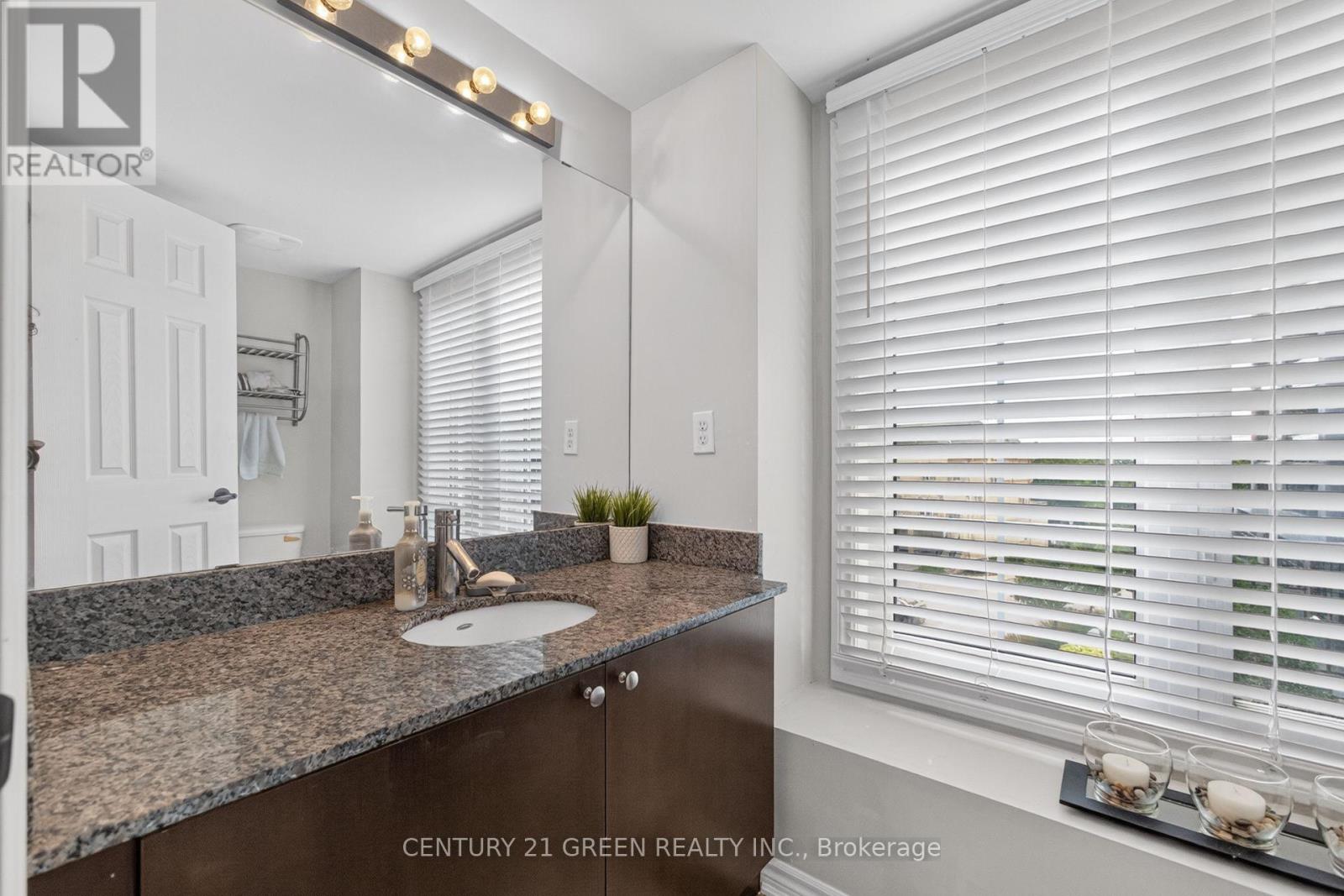 #111 1250 ST. MARTINS DRIVE - Image 35