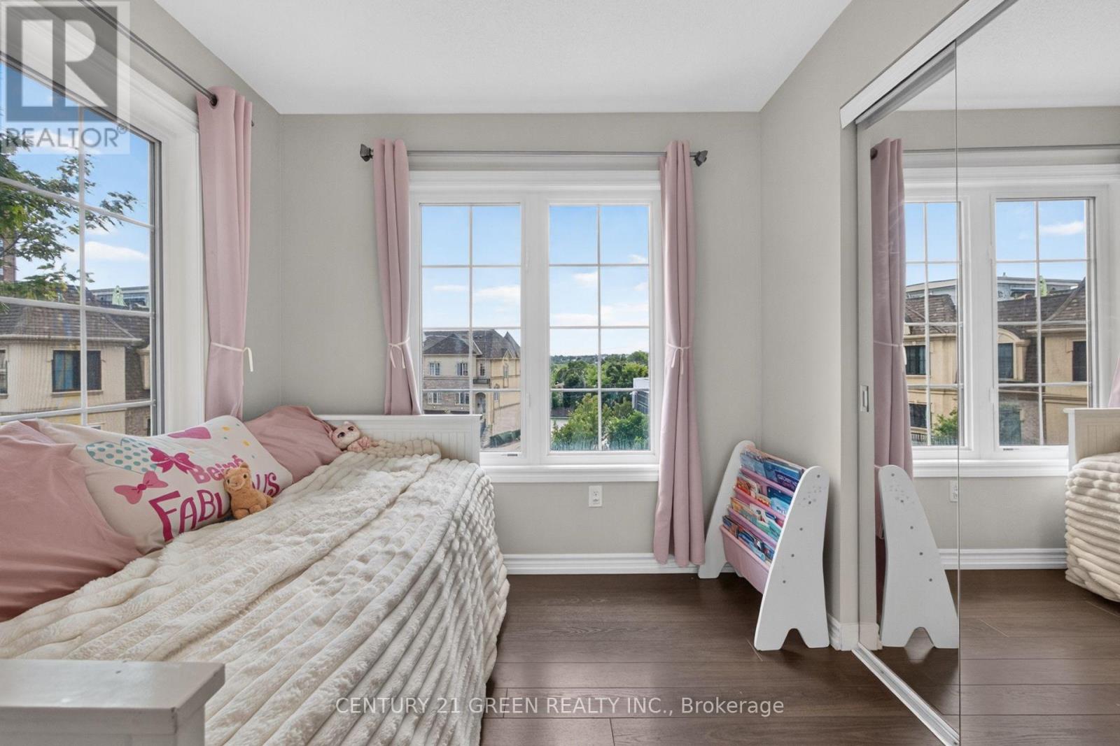 #111 1250 ST. MARTINS DRIVE - Image 38