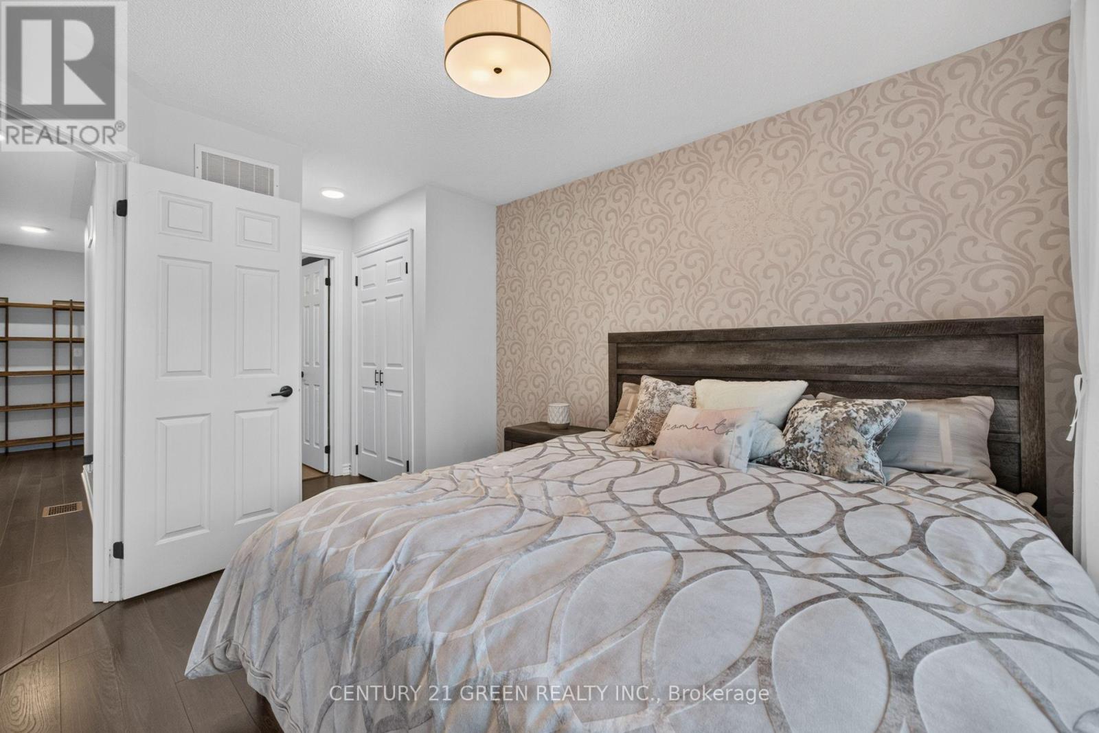 #111 1250 ST. MARTINS DRIVE - Image 41