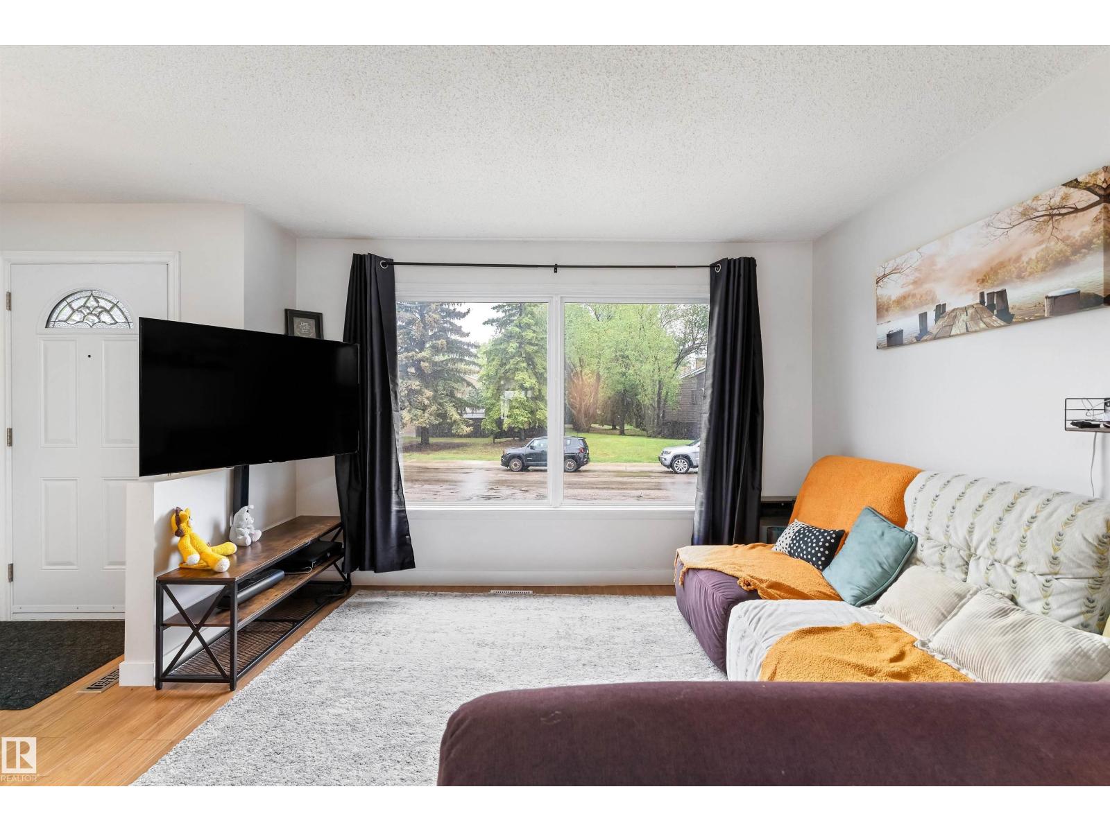 18045 96 AV NW - 12