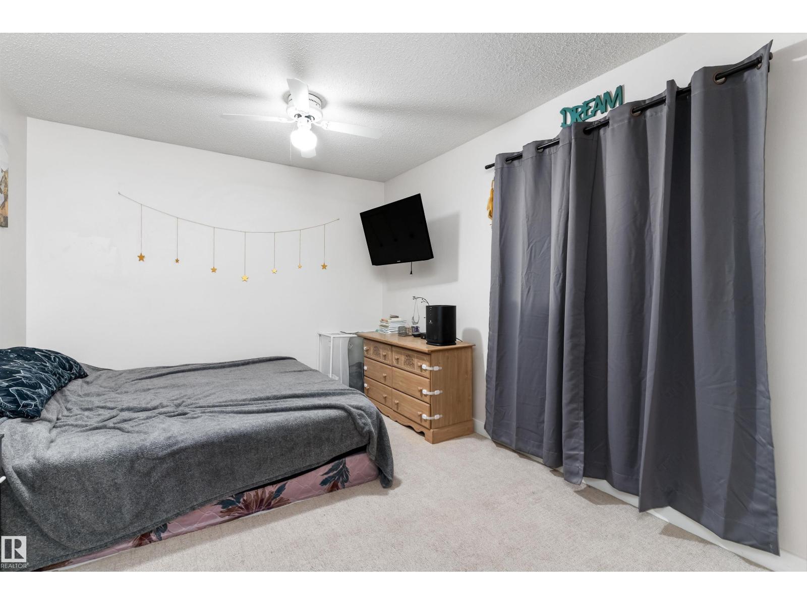 18045 96 AV NW - 15