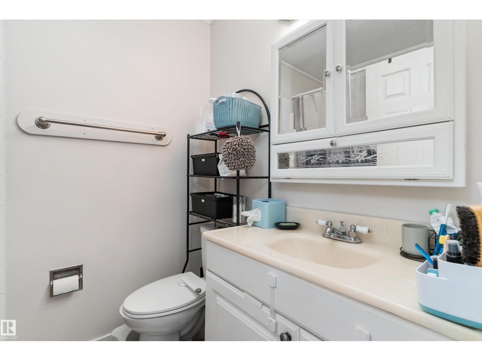 18045 96 AV NW - 21