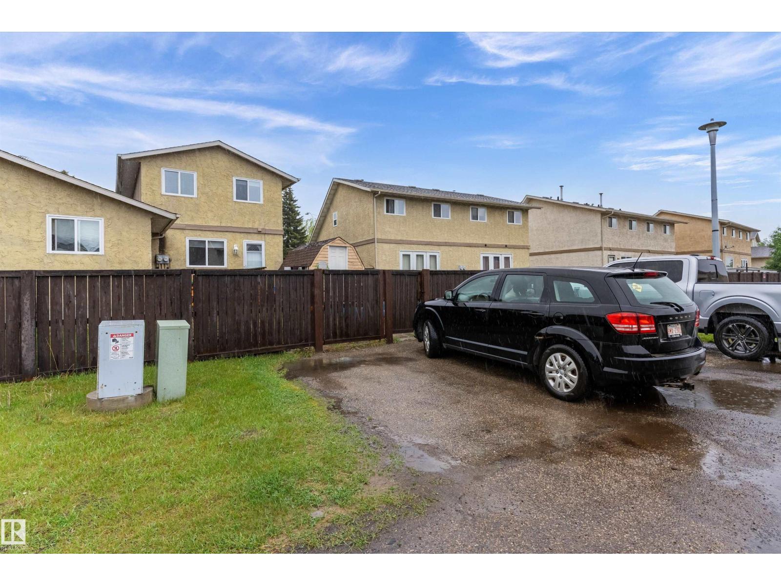 18045 96 AV NW - 28