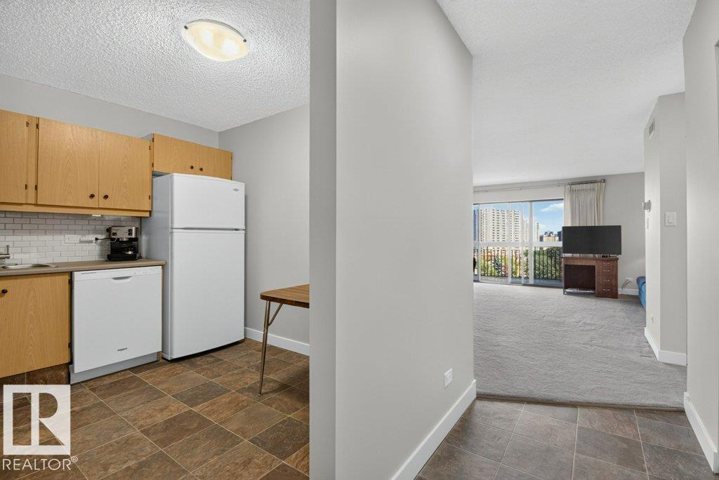 #804 11027 87 AV NW - 17