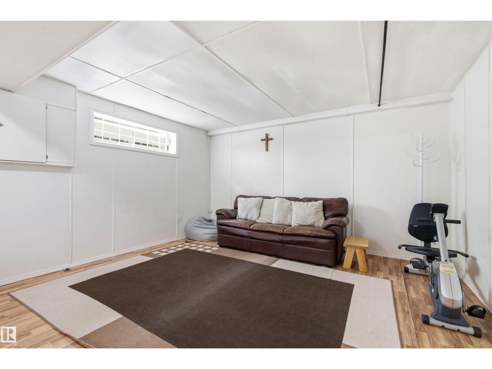 6224 162B AV NW - 35