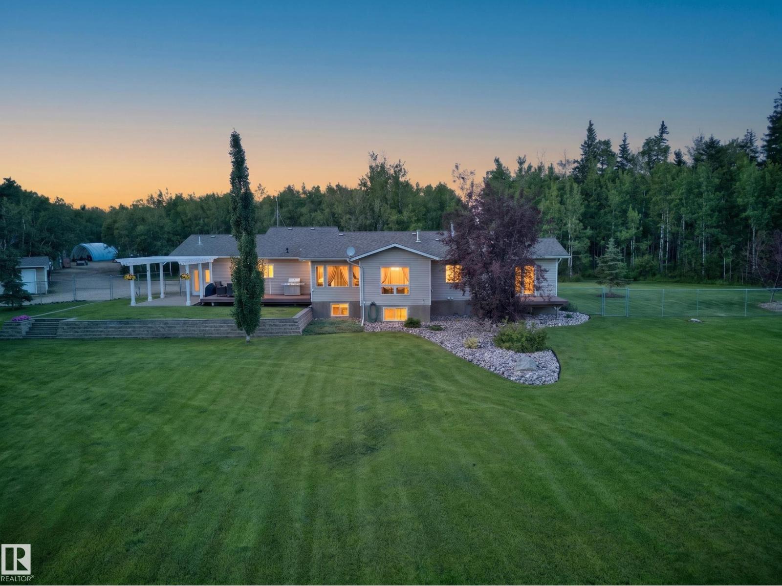 22035 TWP ROAD 522 - 2