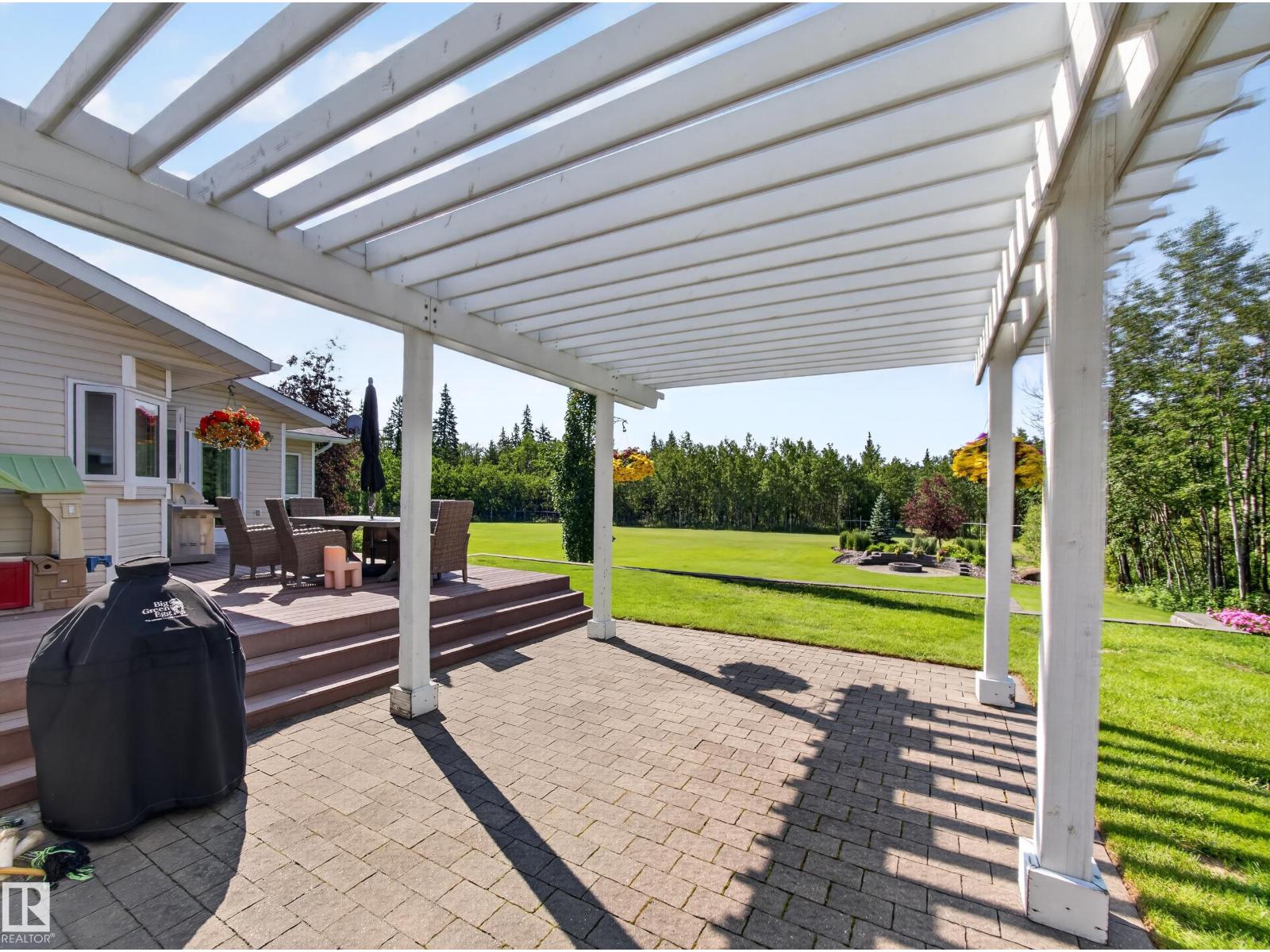 22035 TWP ROAD 522 - 52