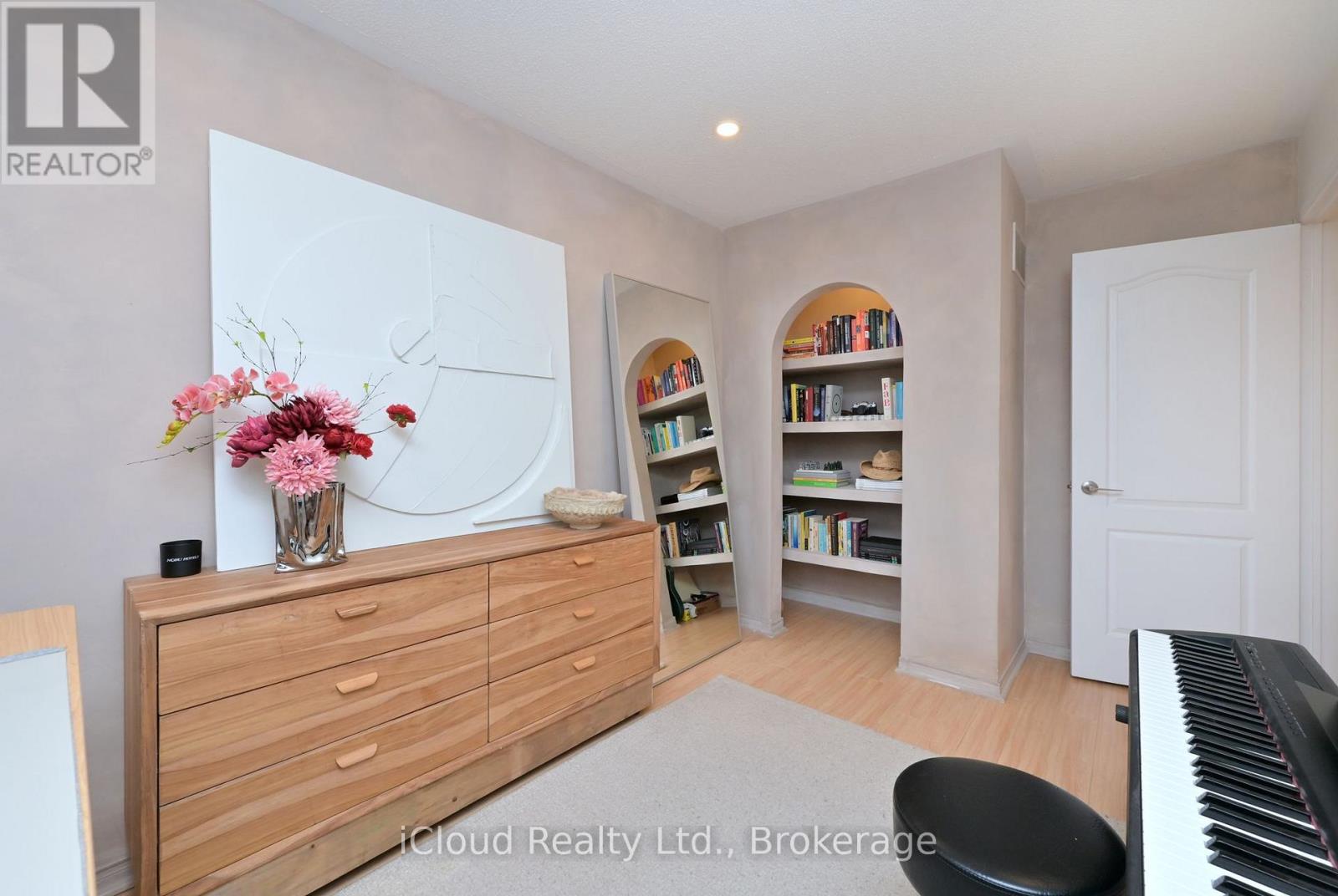 97 MUGFORD ROAD - 24
