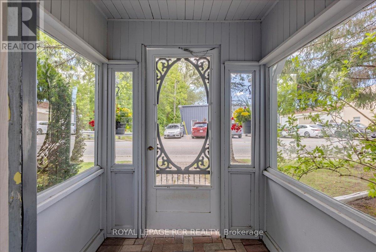 612 TIMOTHY STREET - 3