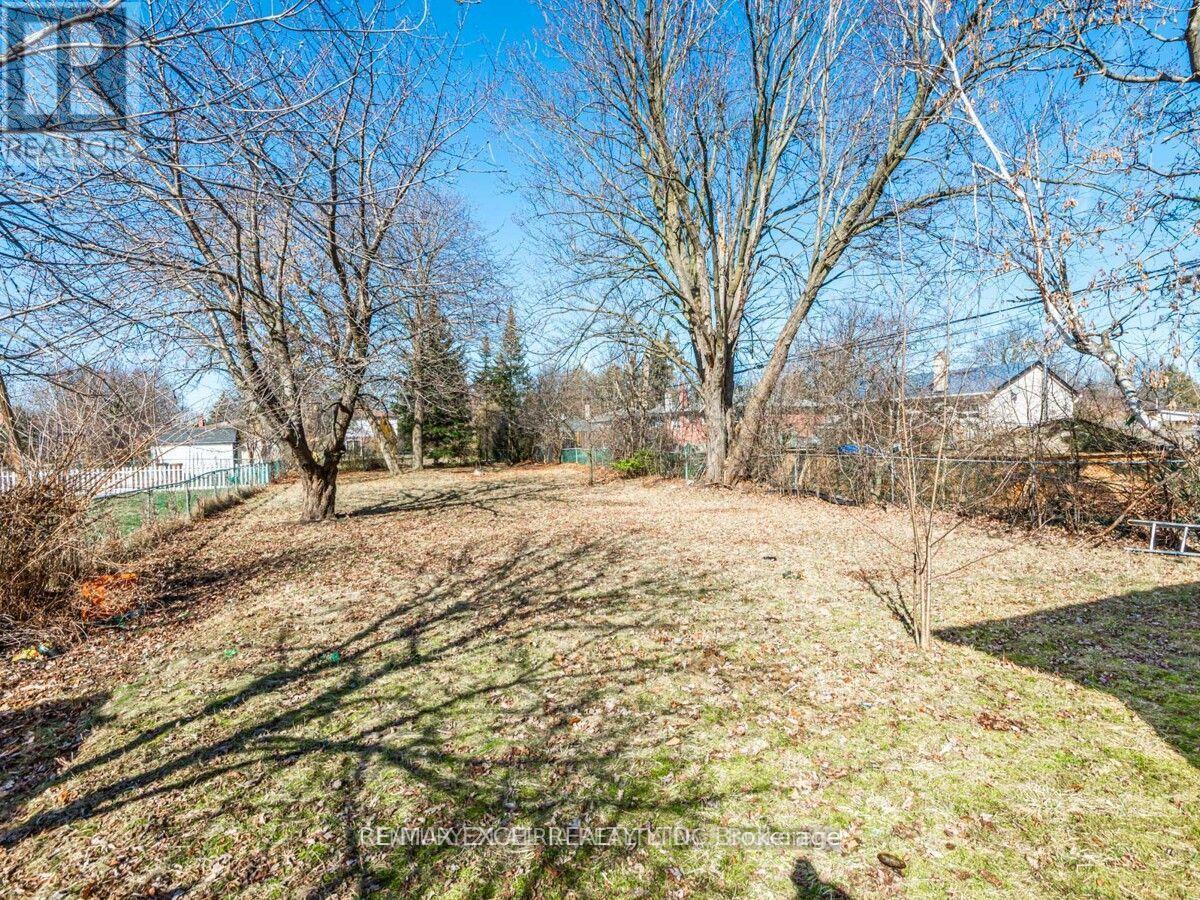 387 CROSBY AVENUE - 18