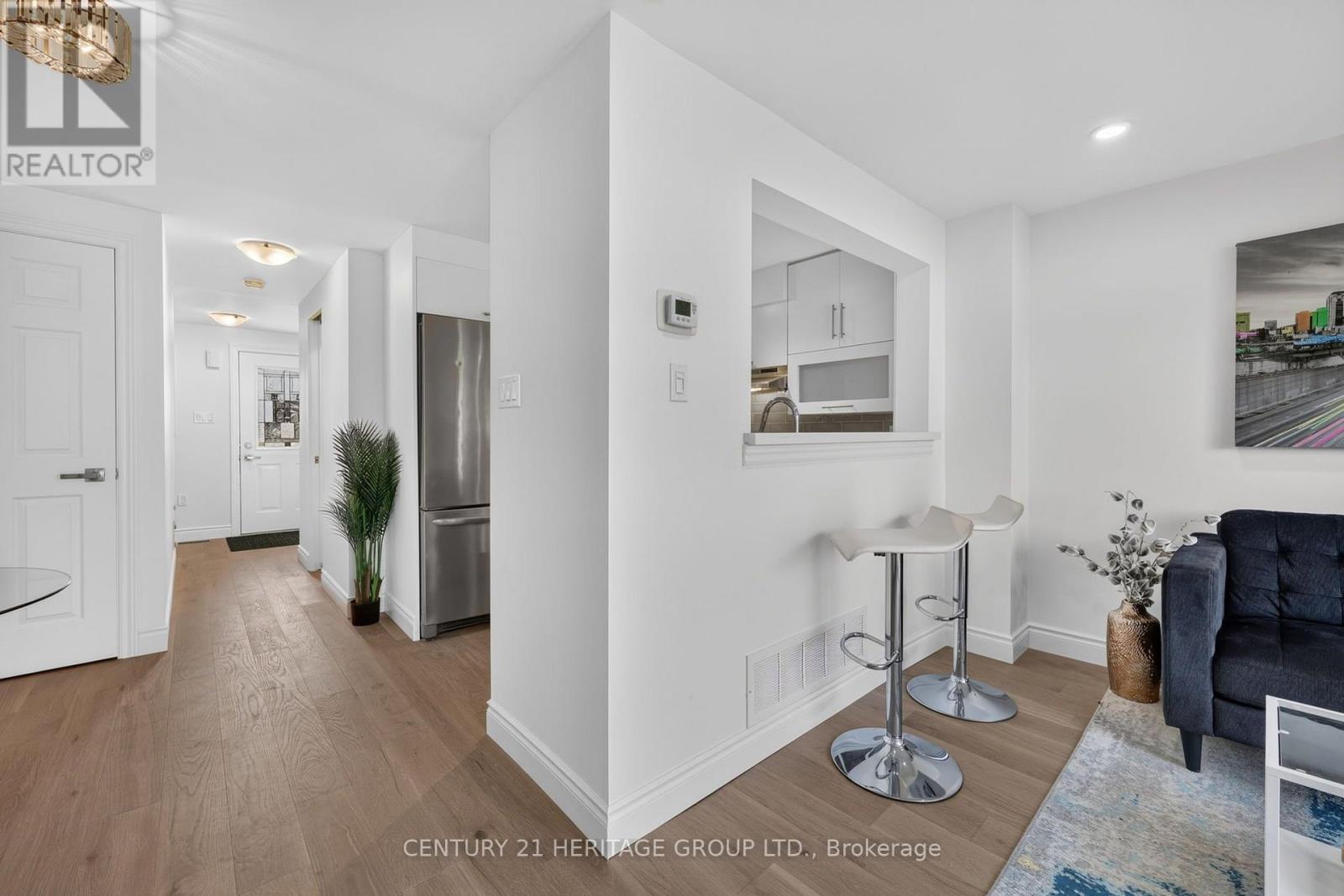 19 MAJESTY BOULEVARD - Image 12