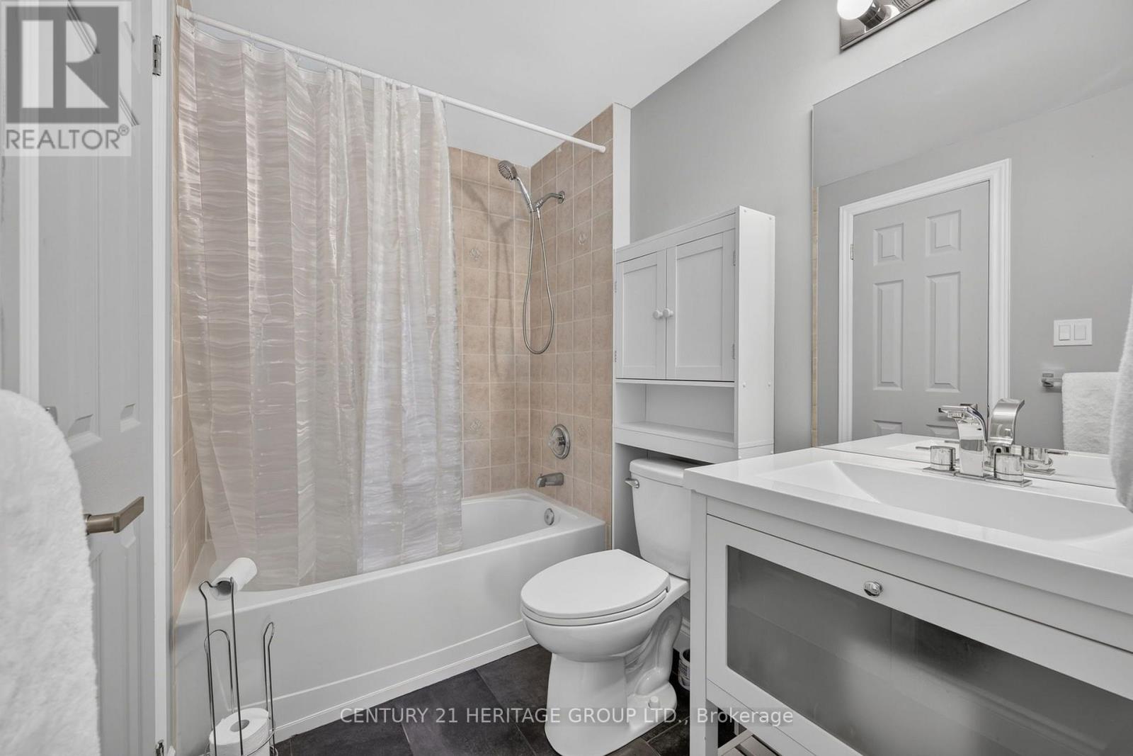 19 MAJESTY BOULEVARD - Image 20