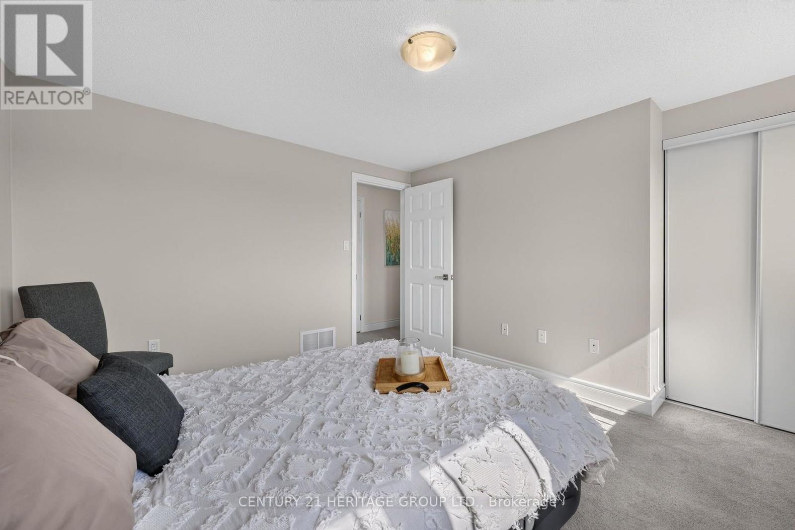 19 MAJESTY BOULEVARD - Image 23