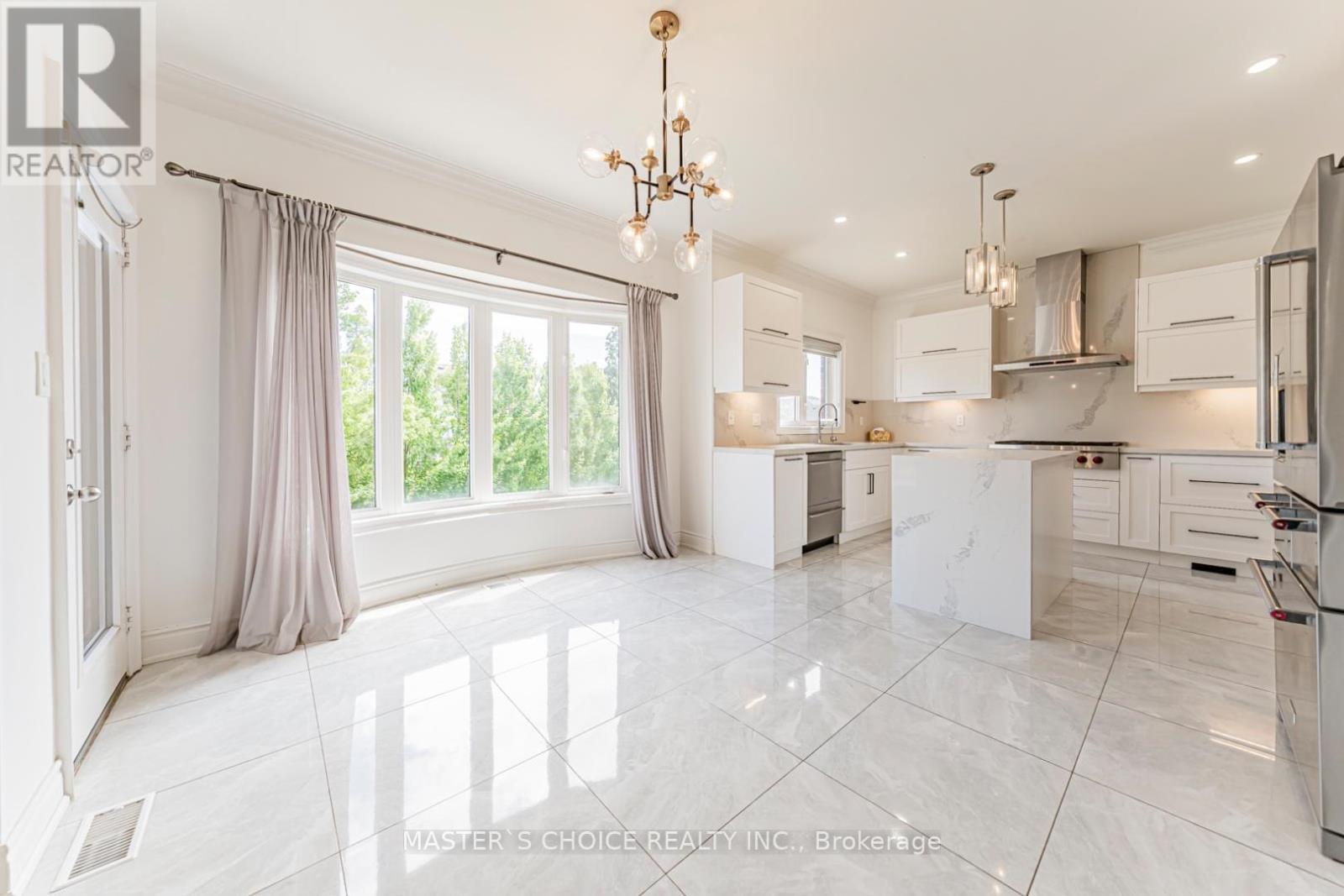 2357 RIDEAU DRIVE - 11