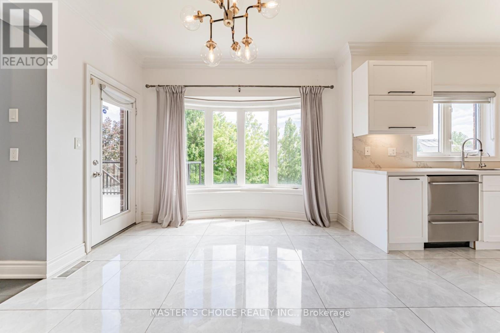 2357 RIDEAU DRIVE - 12