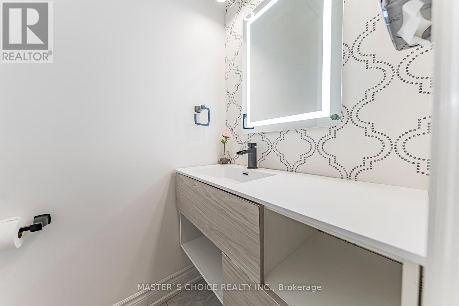 2357 RIDEAU DRIVE - 17
