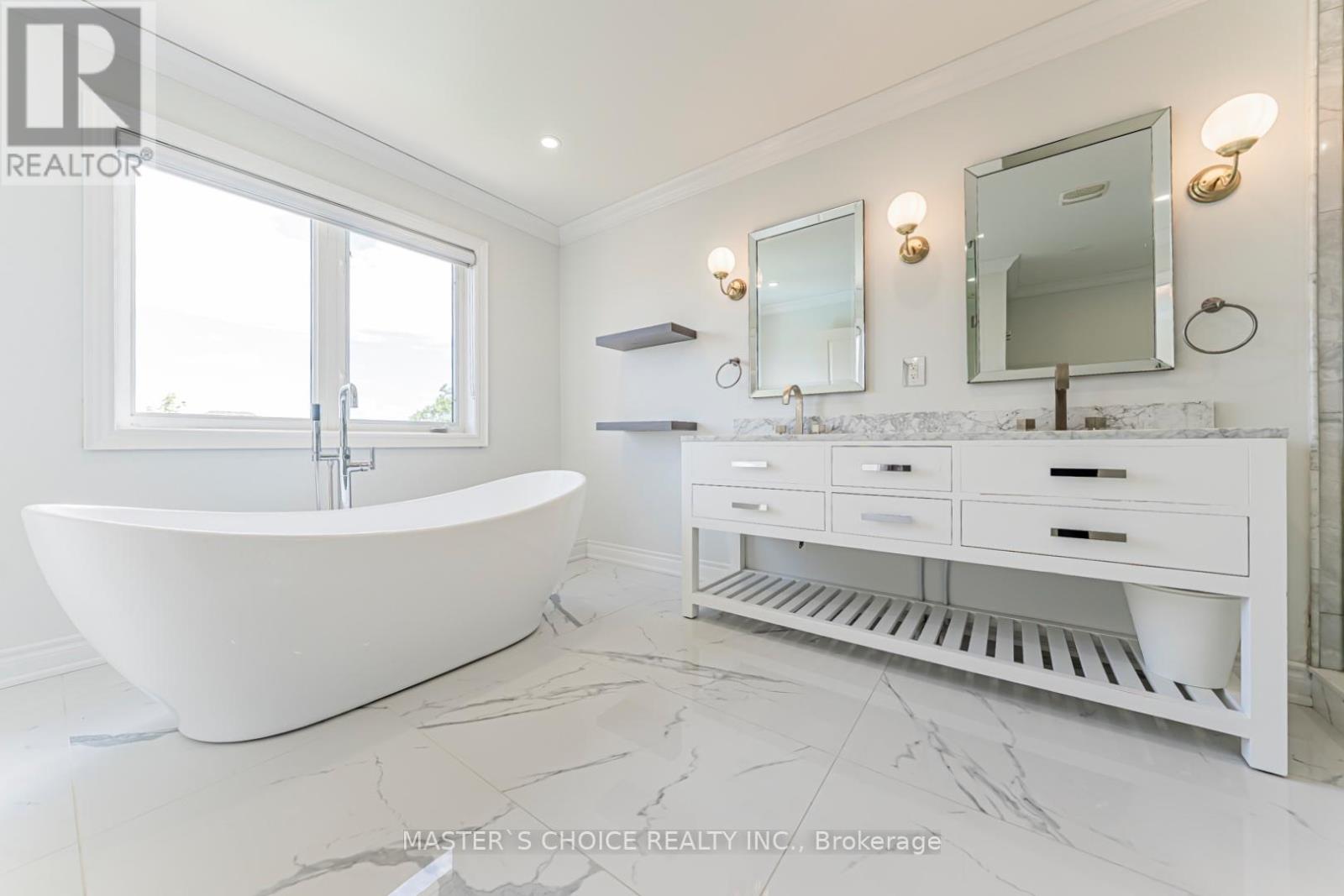 2357 RIDEAU DRIVE - 33