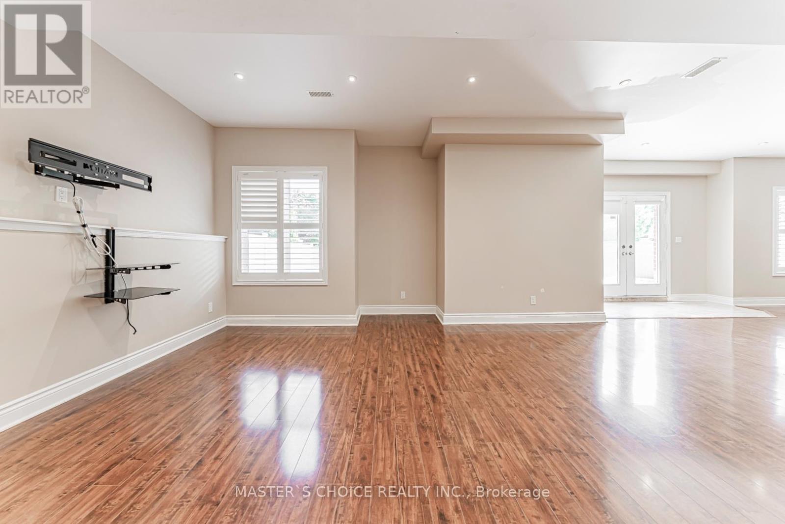 2357 RIDEAU DRIVE - 45