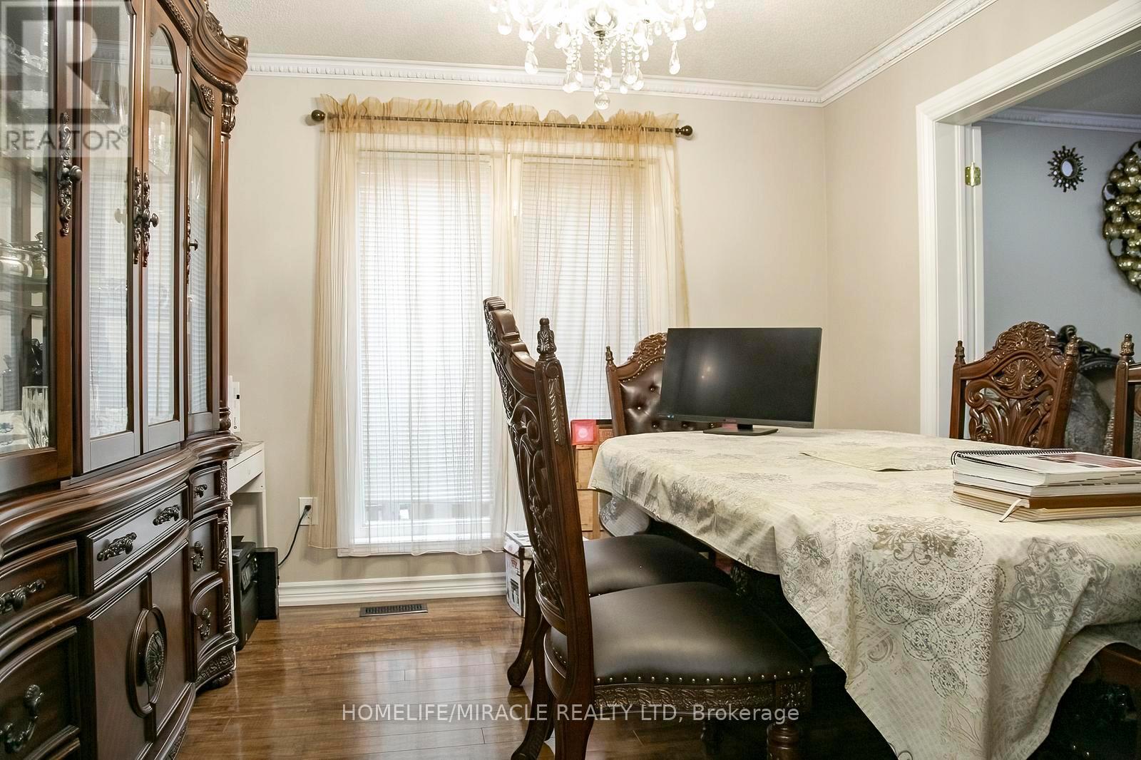 81 NARROW VALLEY CRESCENT - 11