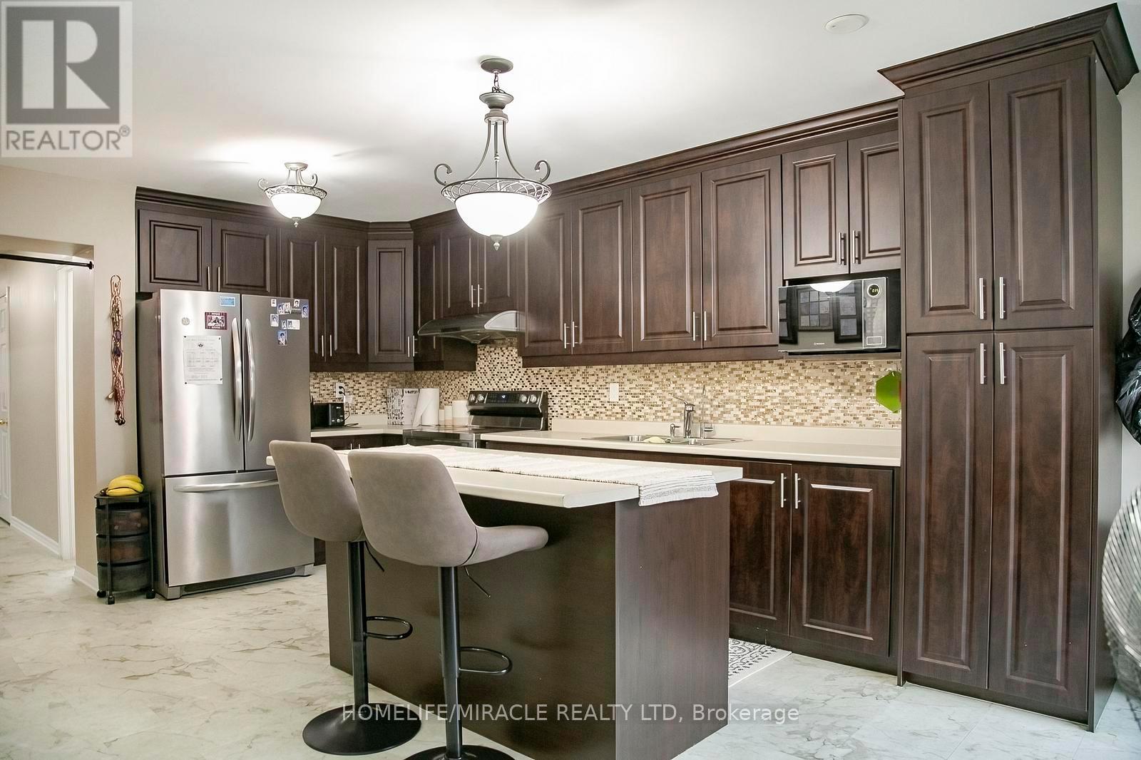 81 NARROW VALLEY CRESCENT - 13