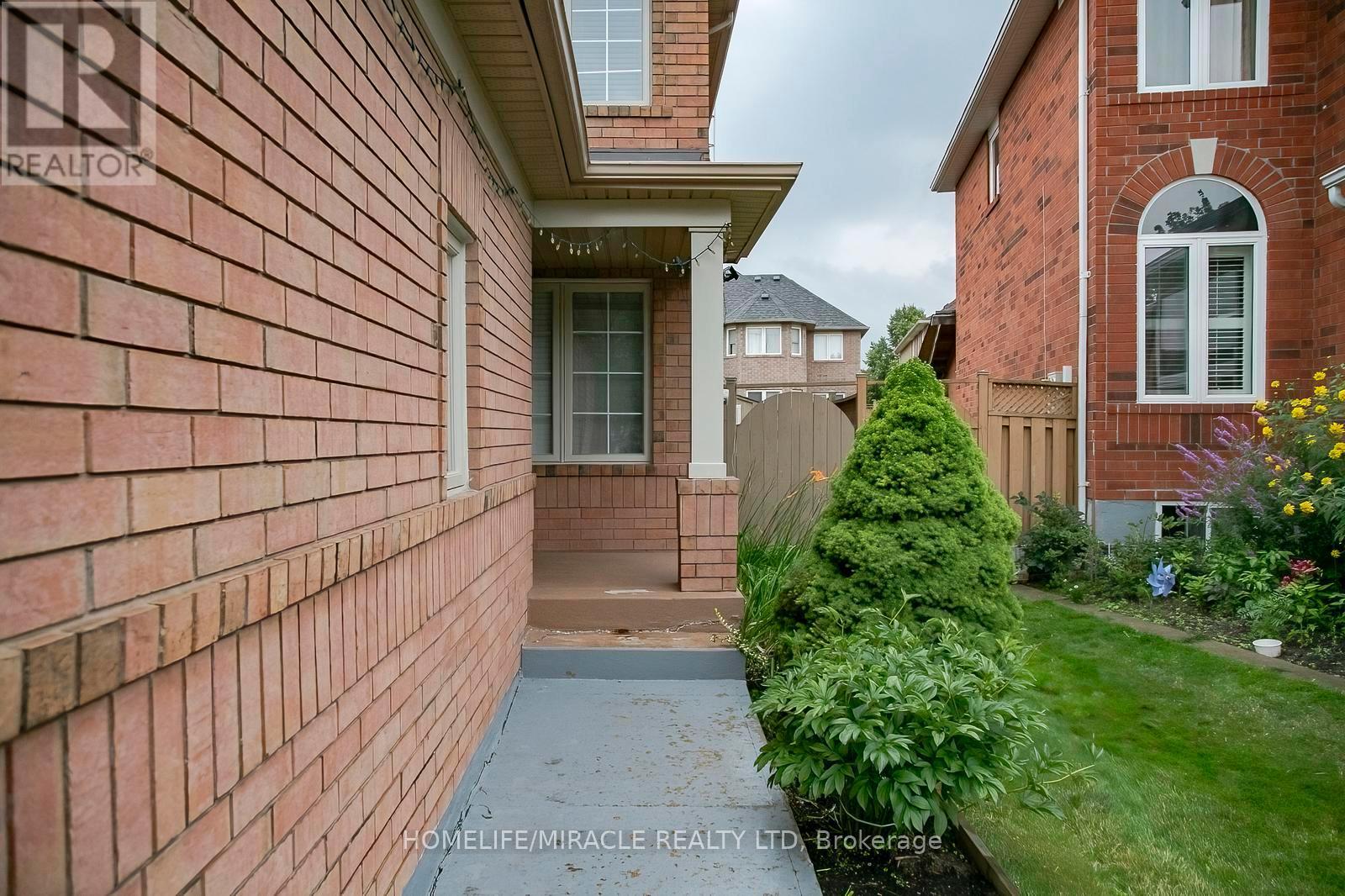 81 NARROW VALLEY CRESCENT - 2