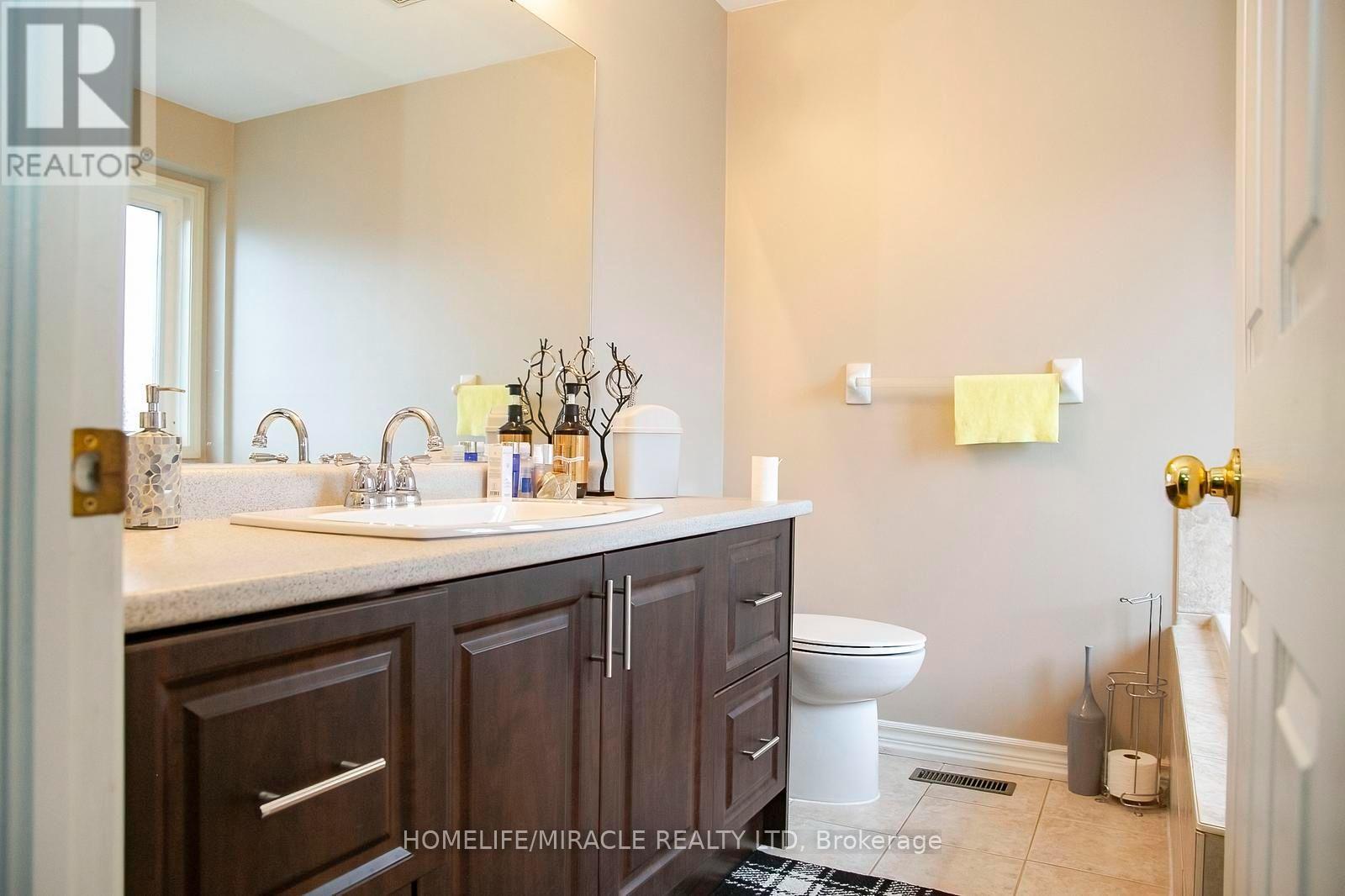 81 NARROW VALLEY CRESCENT - 26
