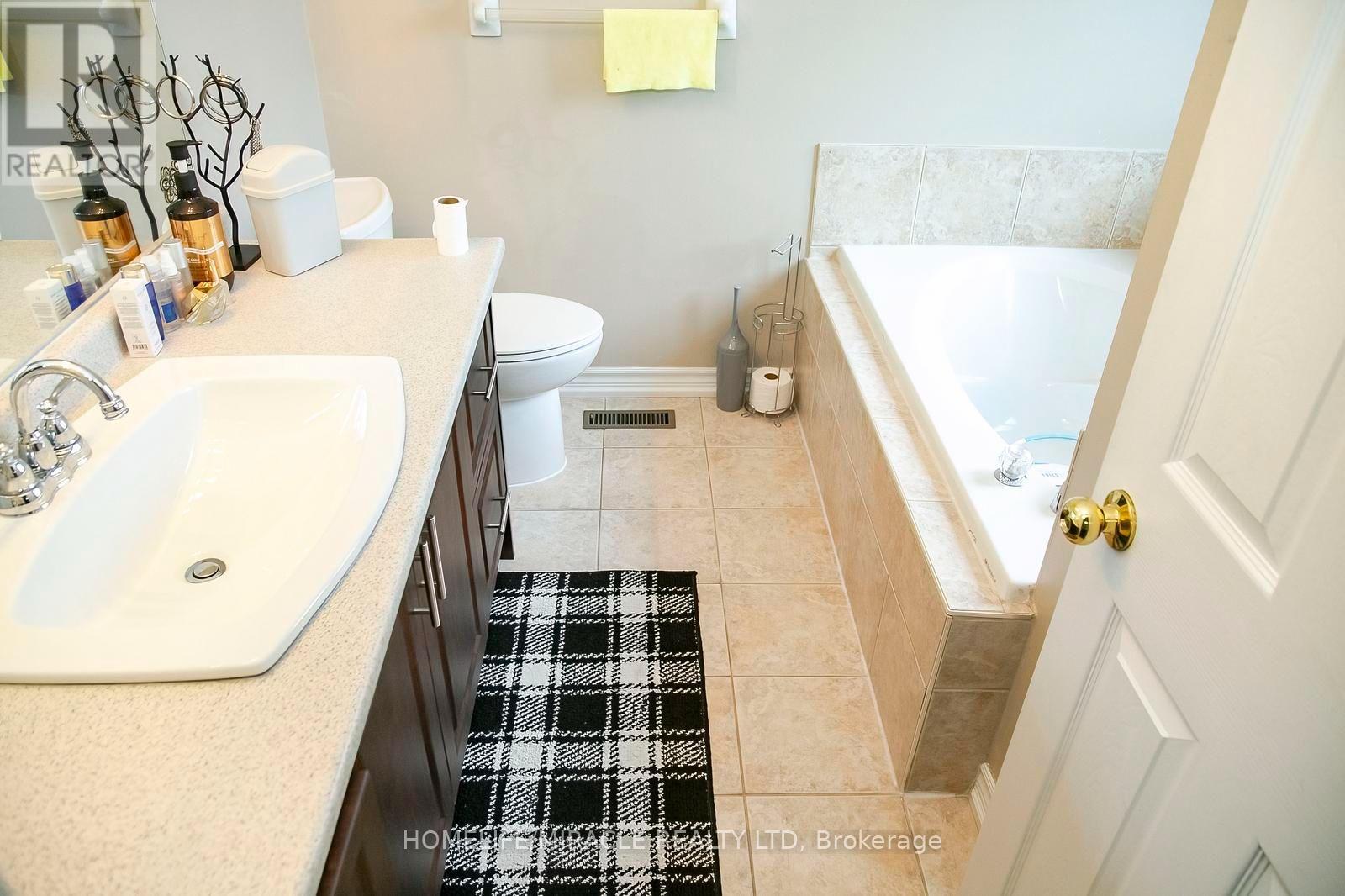 81 NARROW VALLEY CRESCENT - 27