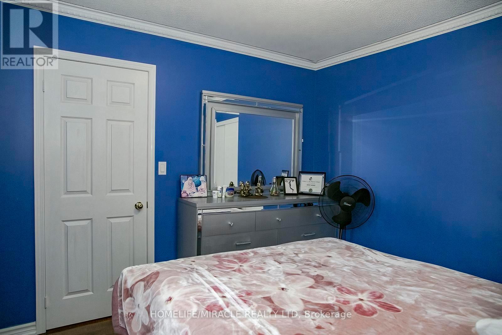 81 NARROW VALLEY CRESCENT - 32