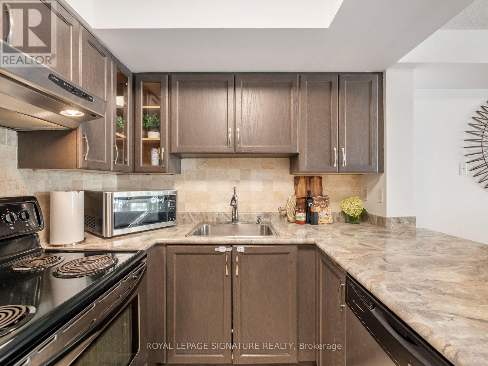 #2067 65 GEORGE APPLETON WAY - 18