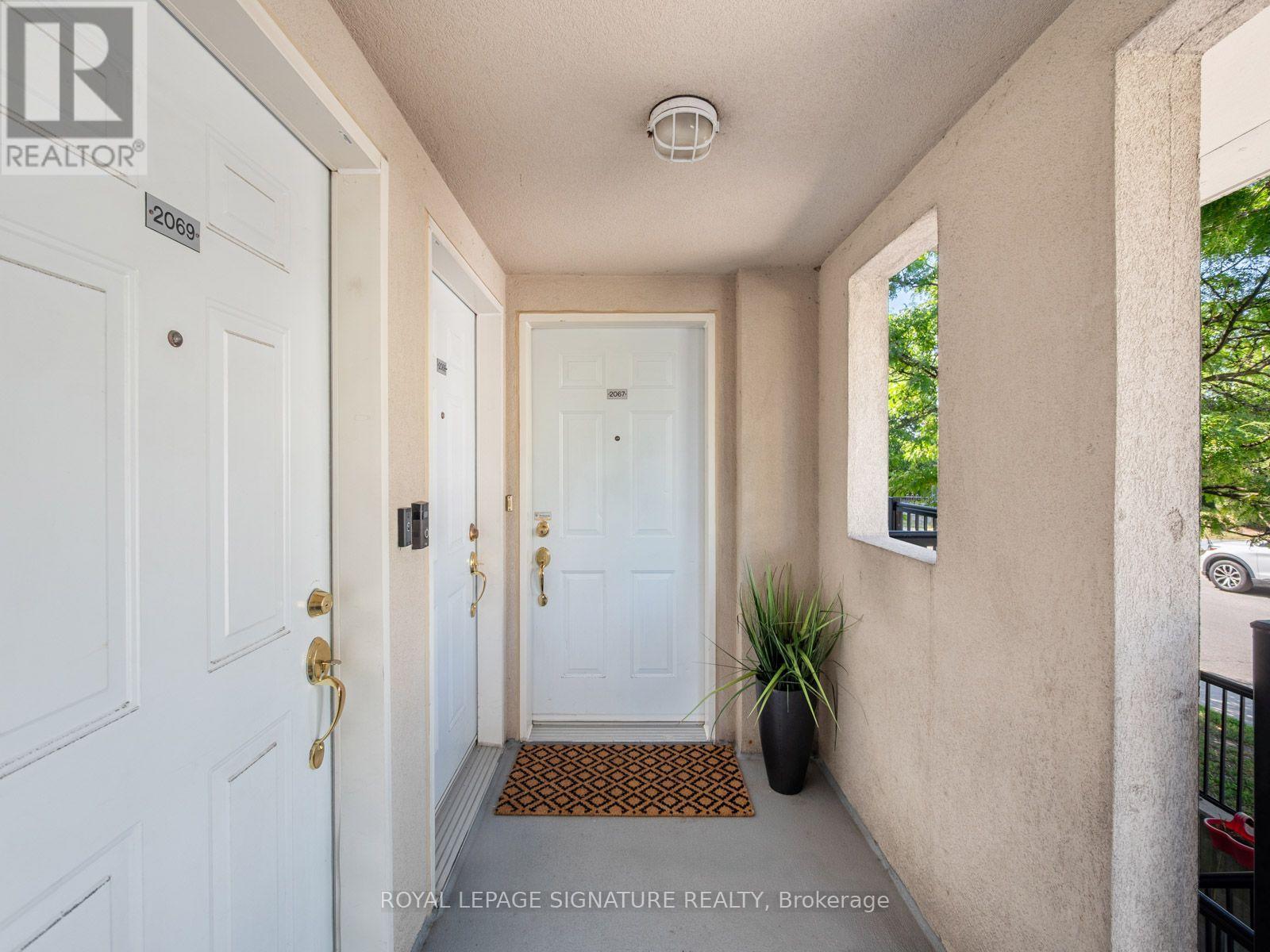 #2067 65 GEORGE APPLETON WAY - 3