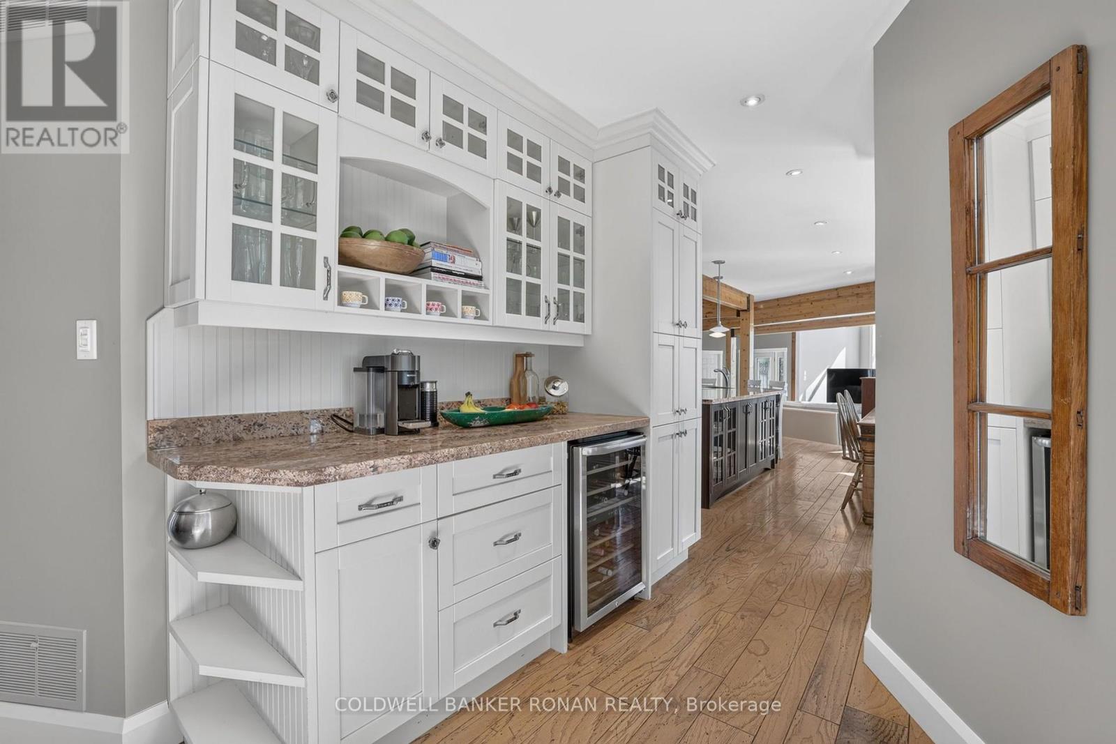 18250 DUFFY'S LANE - Image 14