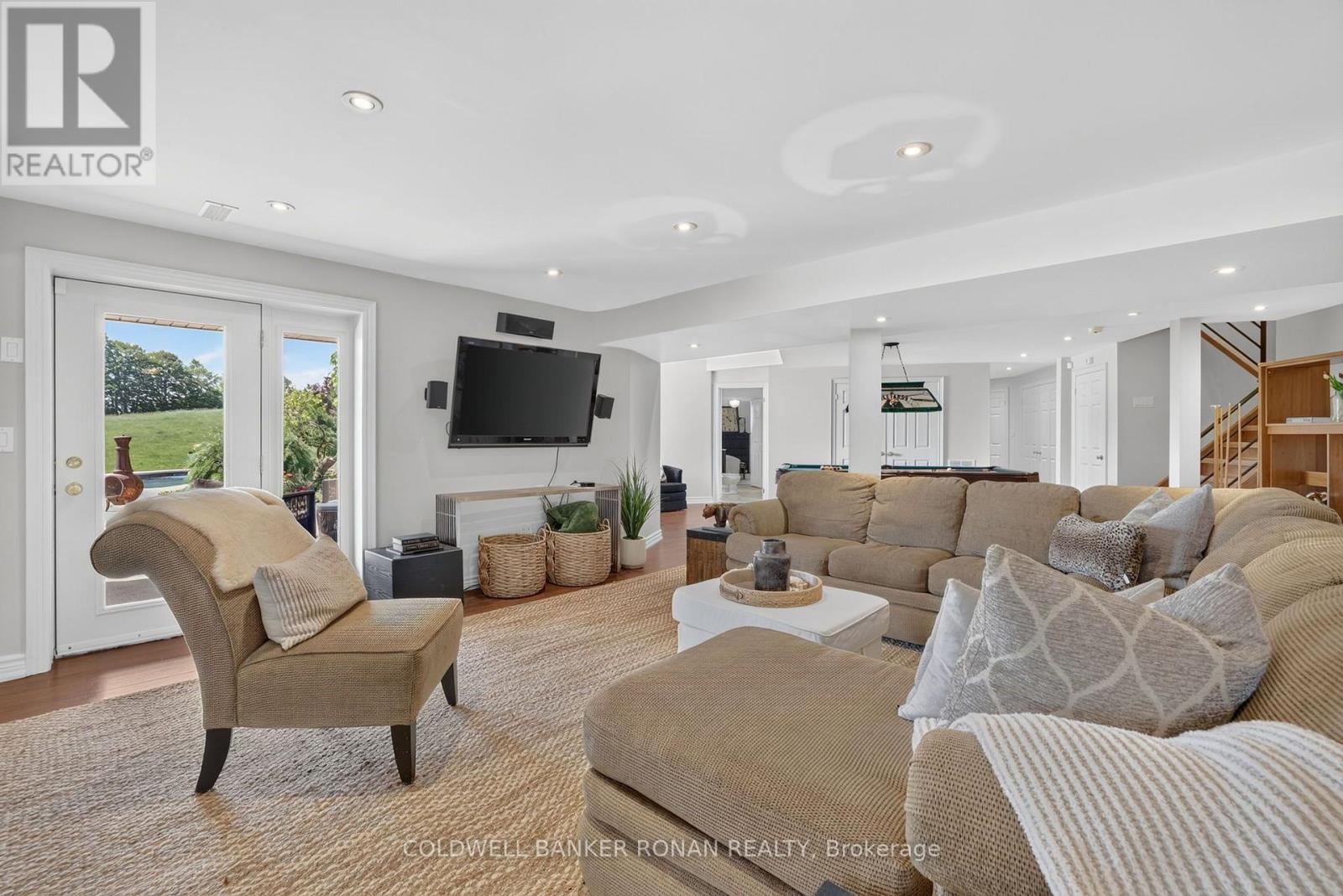 18250 DUFFY'S LANE - Image 32
