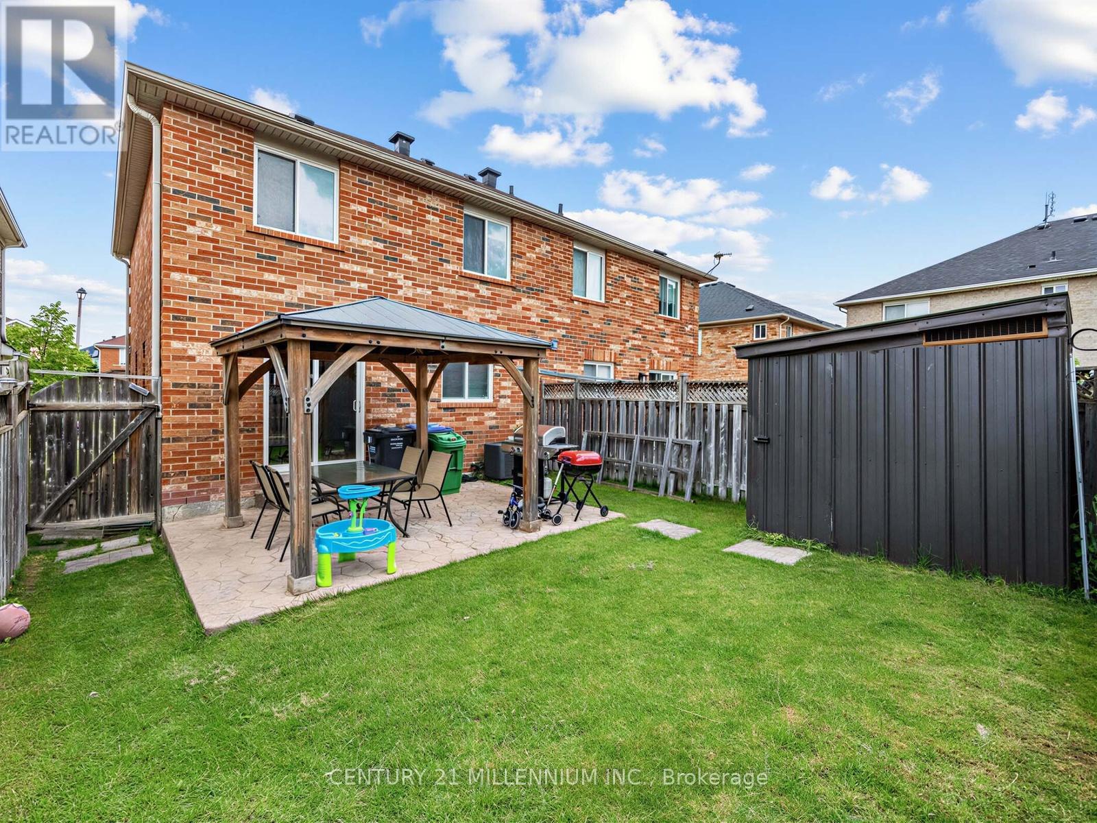 131 SUGARHILL DRIVE - 32