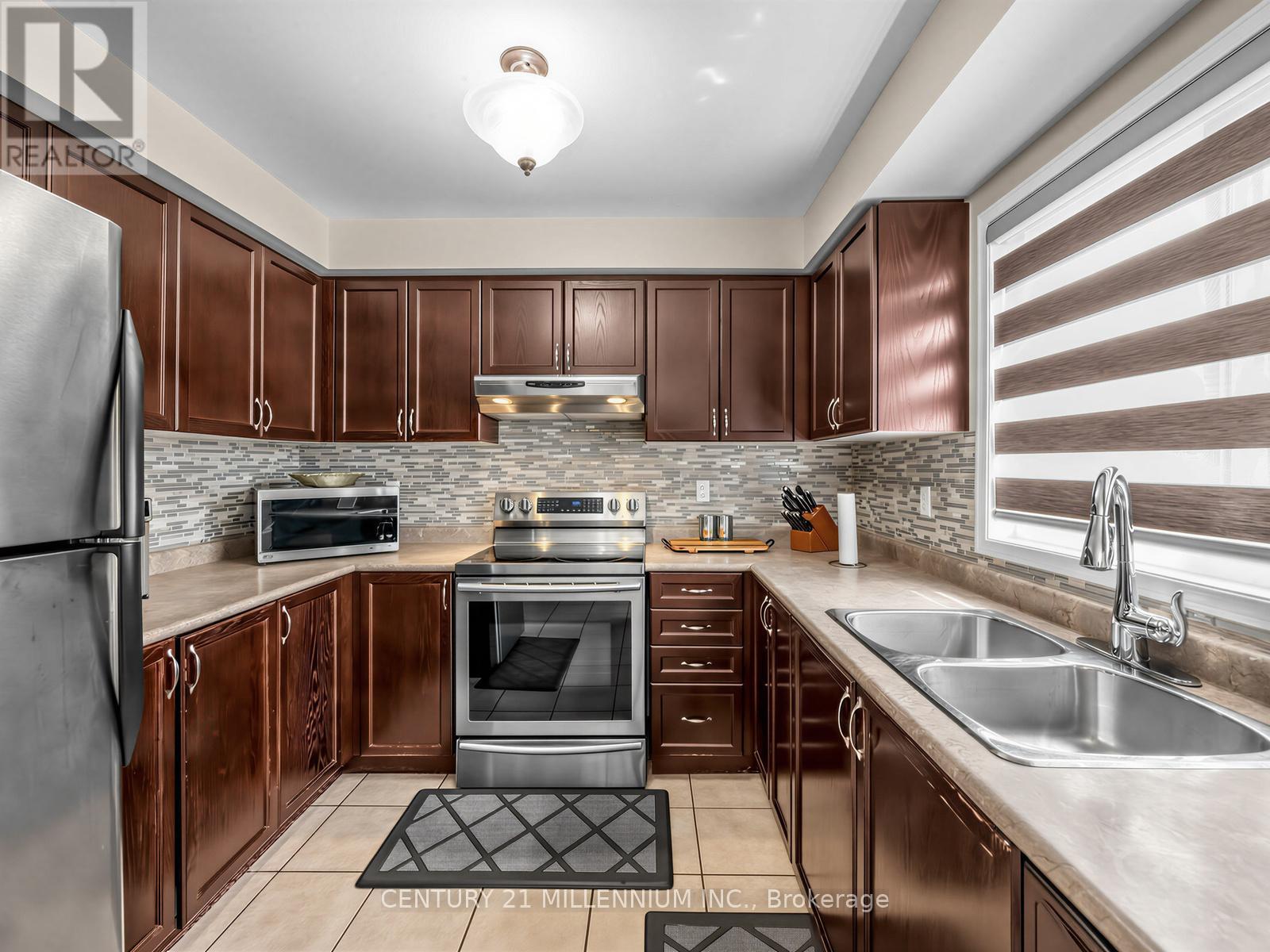 131 SUGARHILL DRIVE - 9