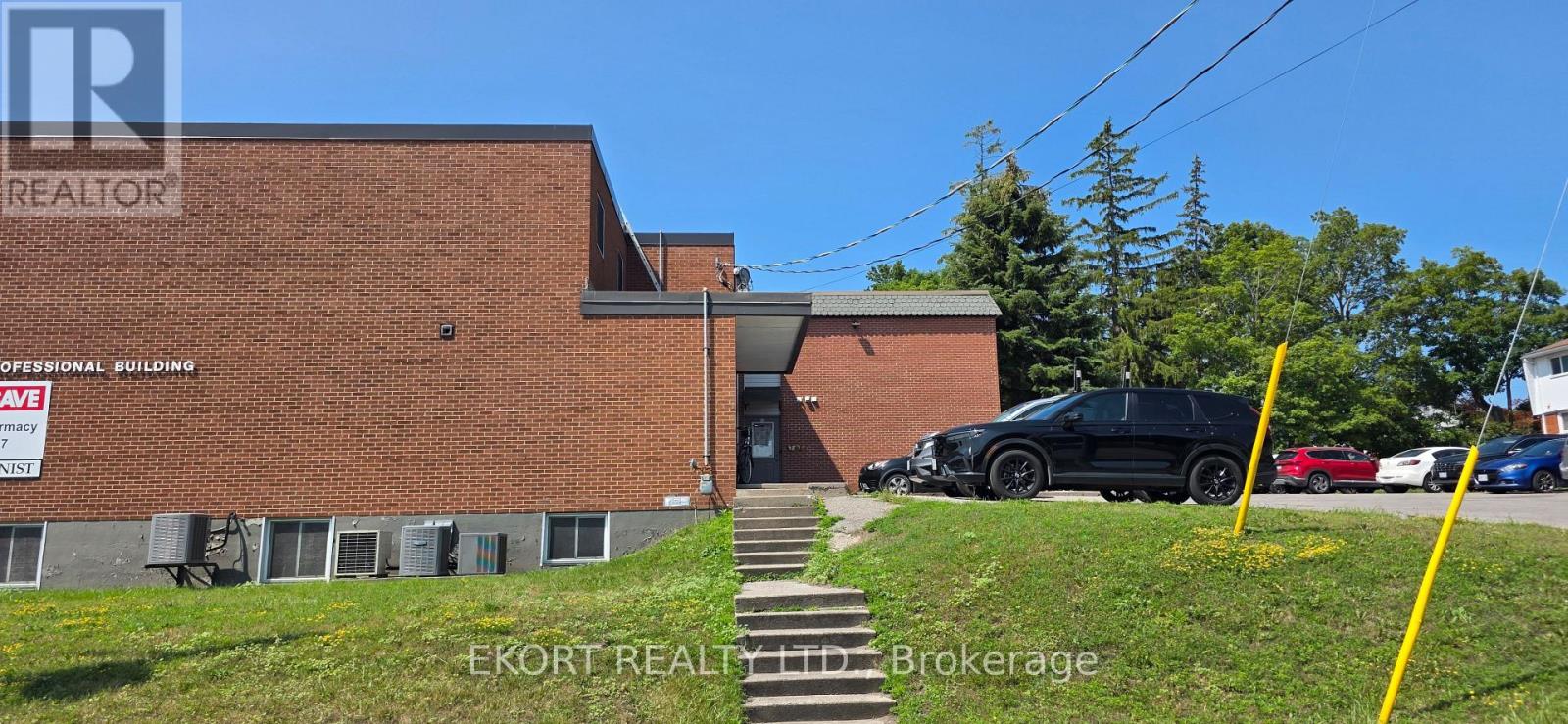 290 DUNDAS STREET W - 5