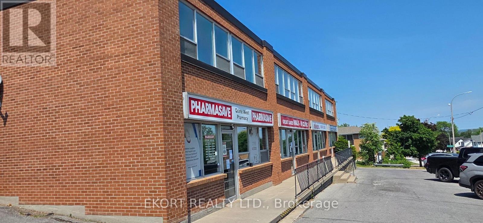 290 DUNDAS STREET W - 4