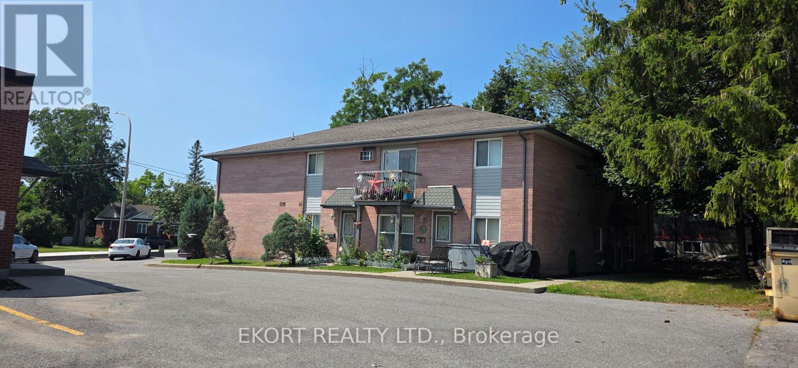 290 DUNDAS STREET W - 7