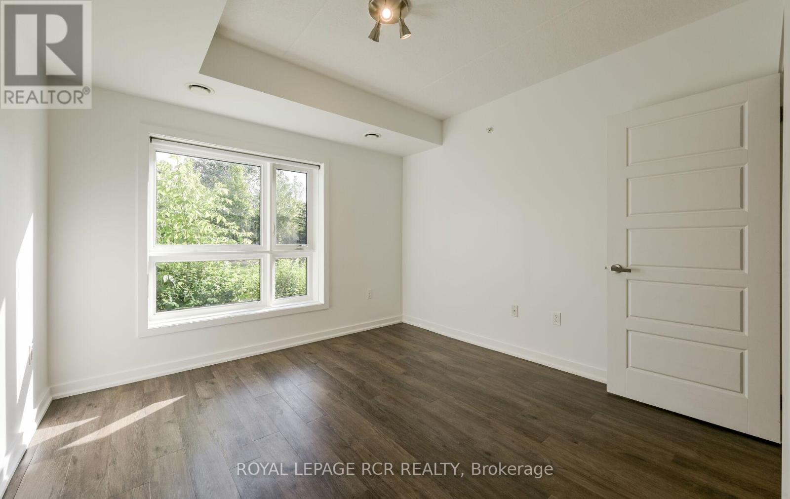 #LL02 25 KAY CRESCENT - 12
