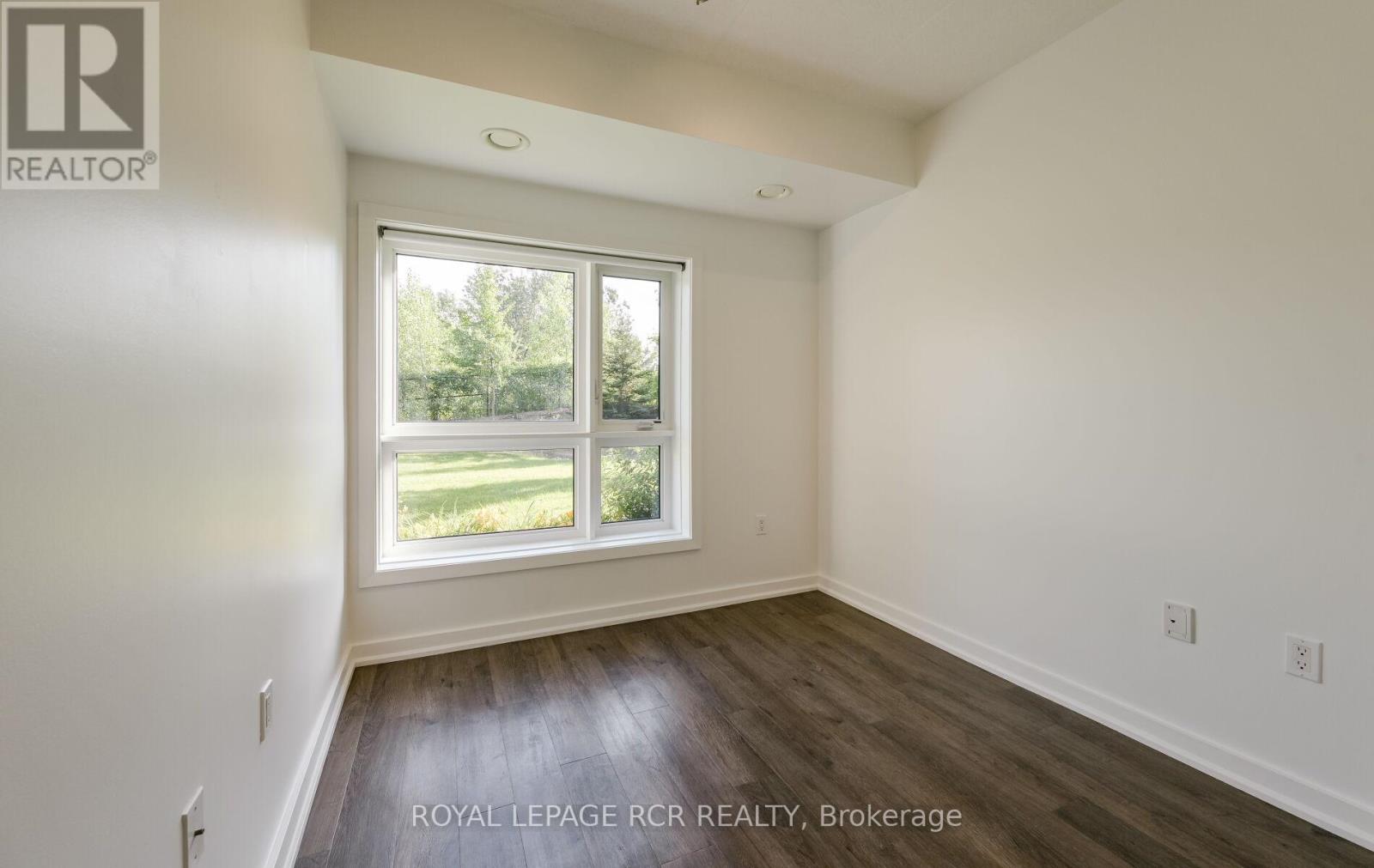 #LL02 25 KAY CRESCENT - 16